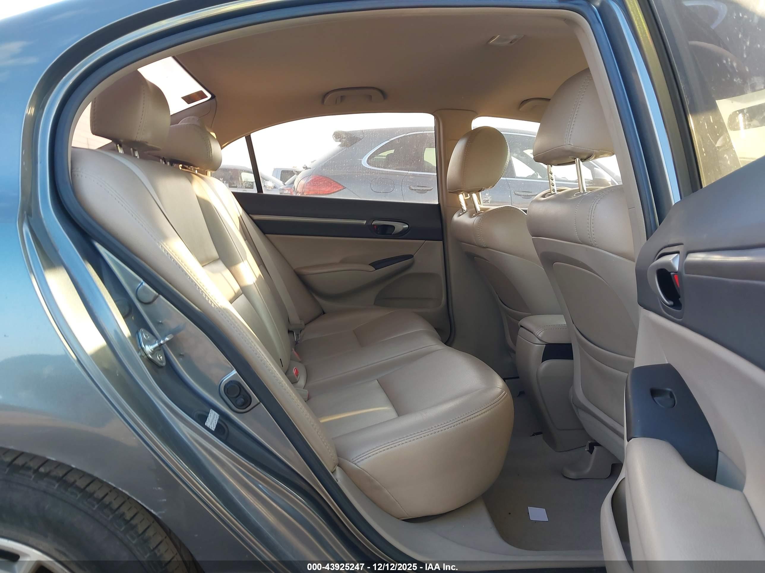 HONDA CIVIC image 8