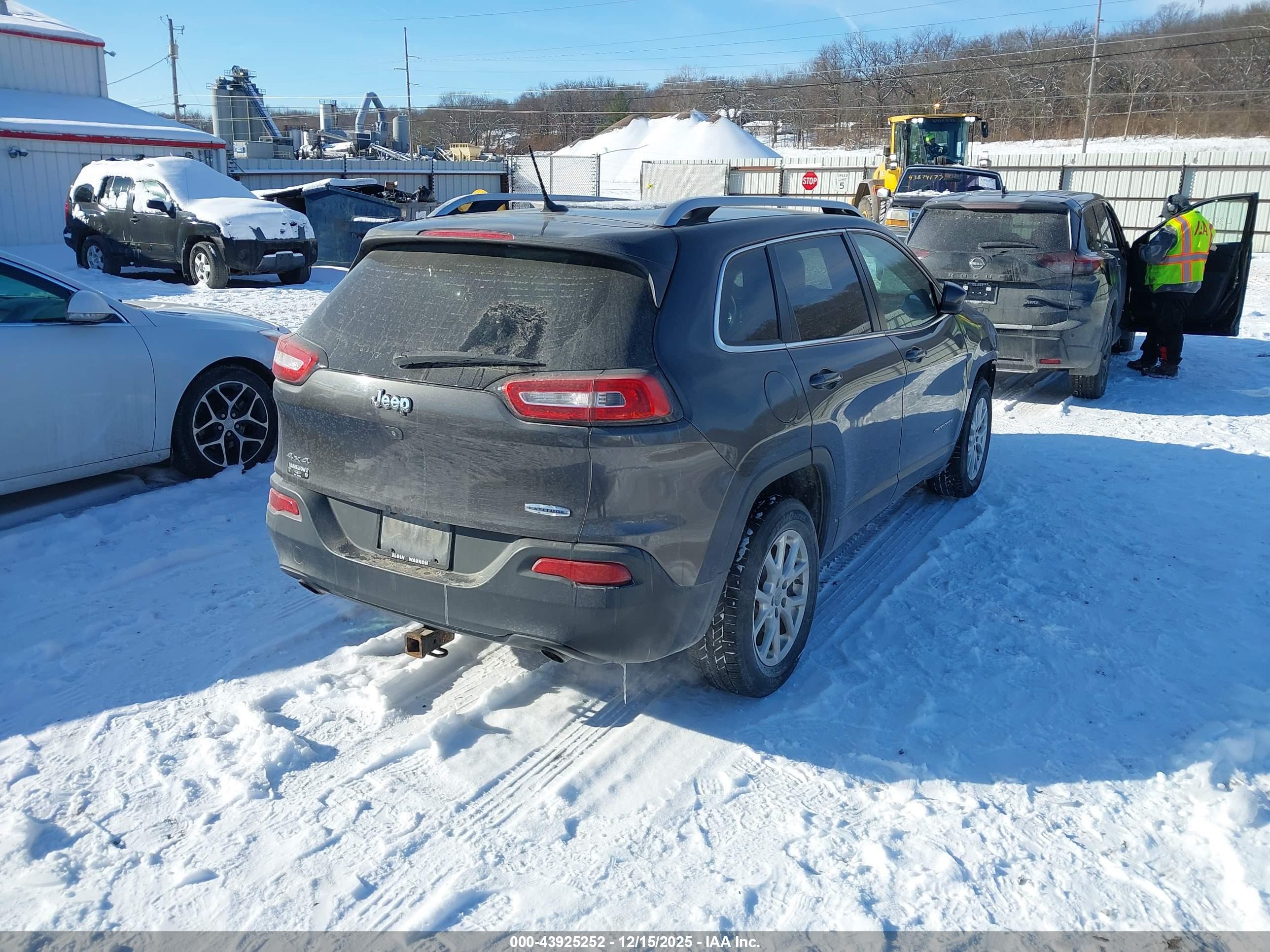 JEEP CHEROKEE image 4