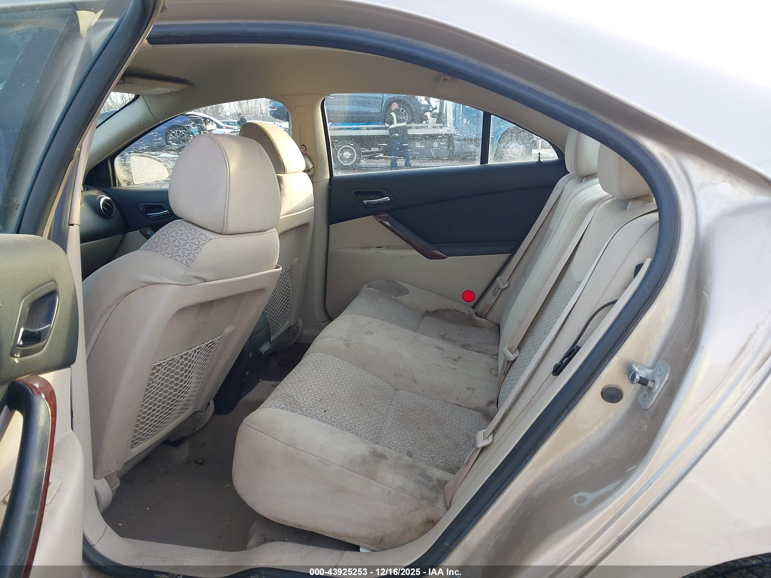 PONTIAC G6 image 8
