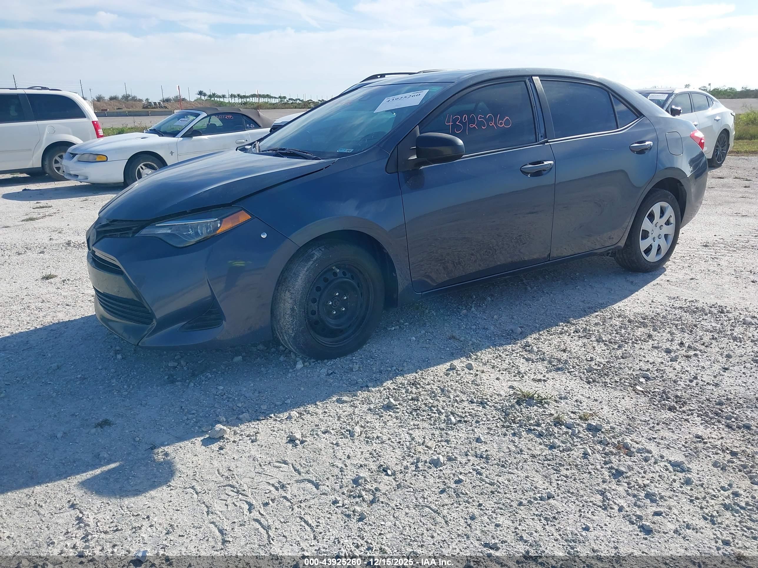 TOYOTA COROLLA image 2