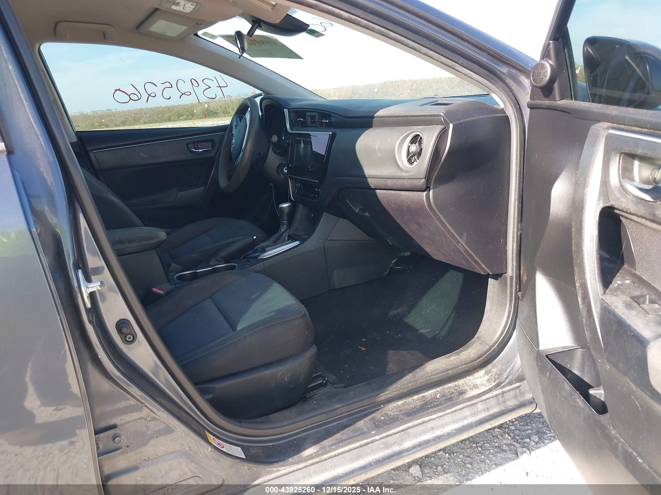 TOYOTA COROLLA image 5