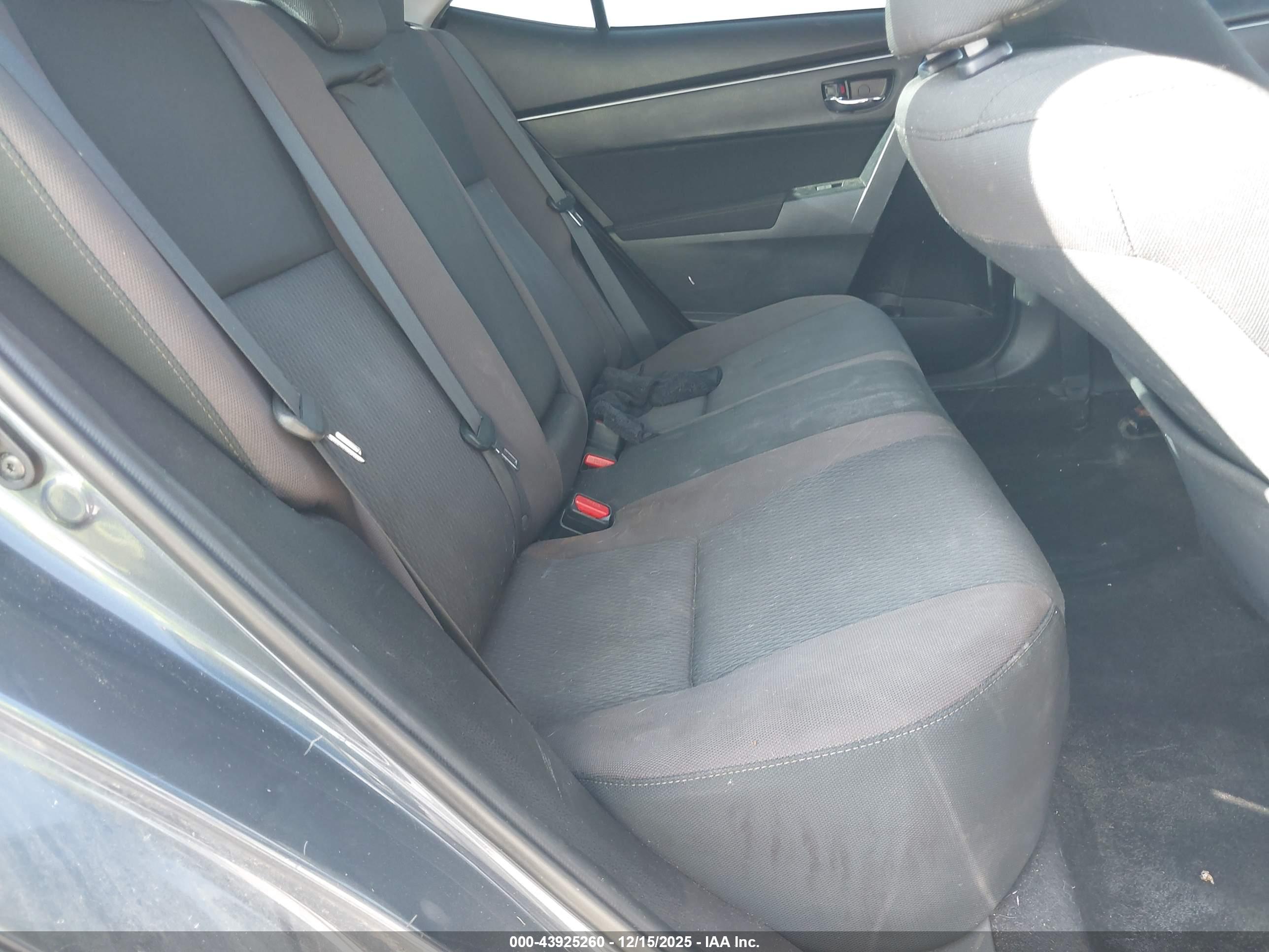 TOYOTA COROLLA image 8