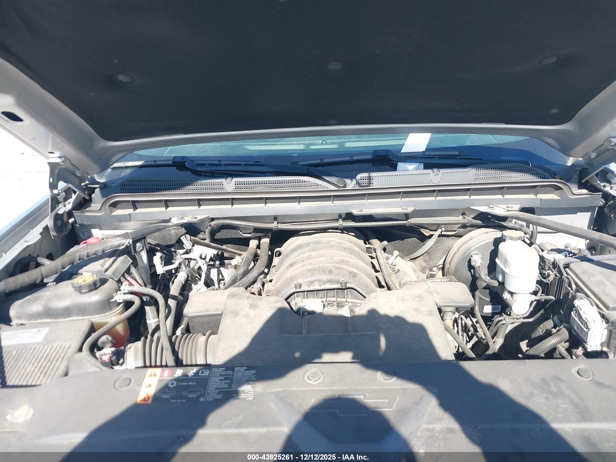 CHEVROLET SILVERADO image 10