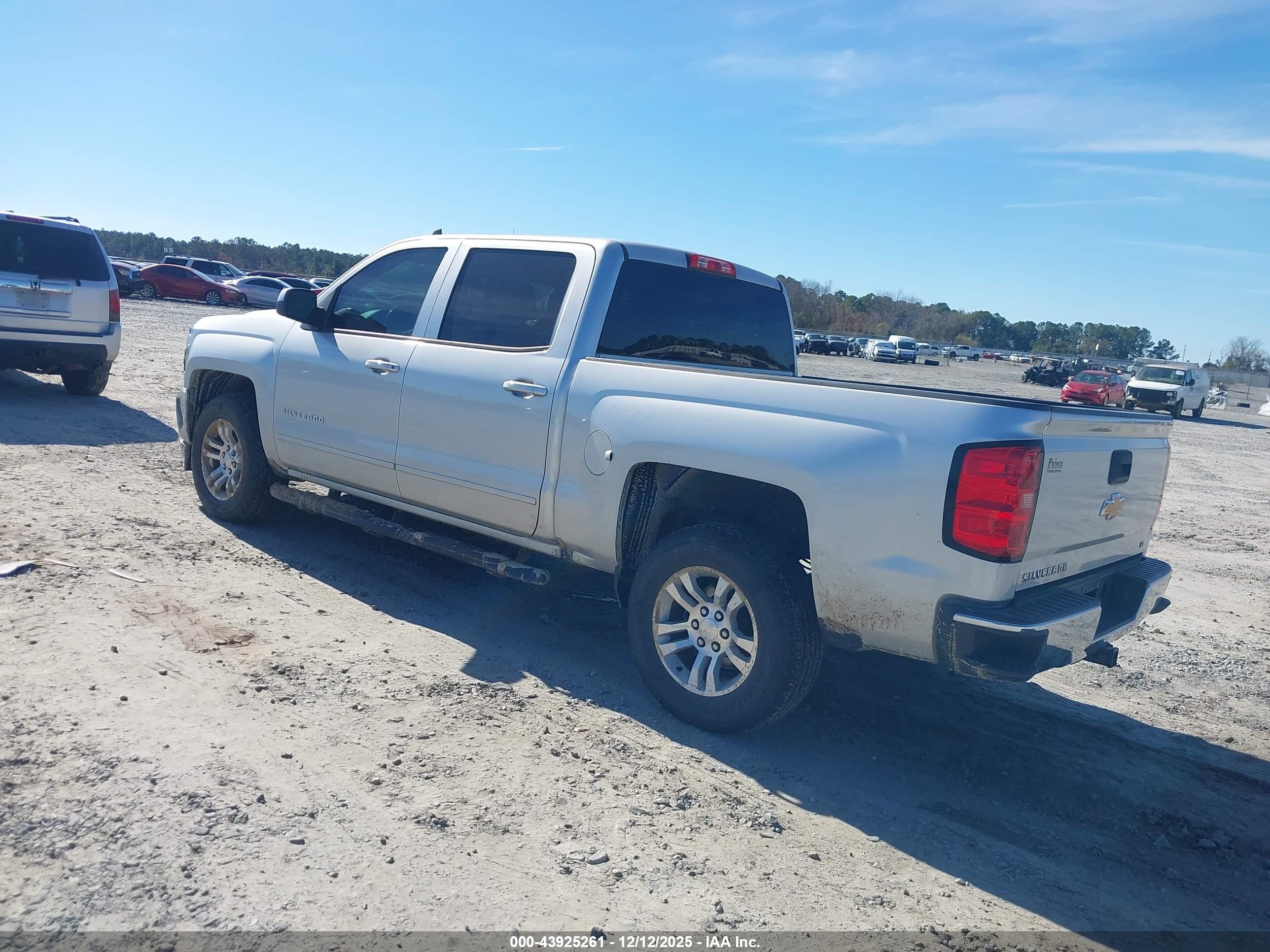 CHEVROLET SILVERADO image 3