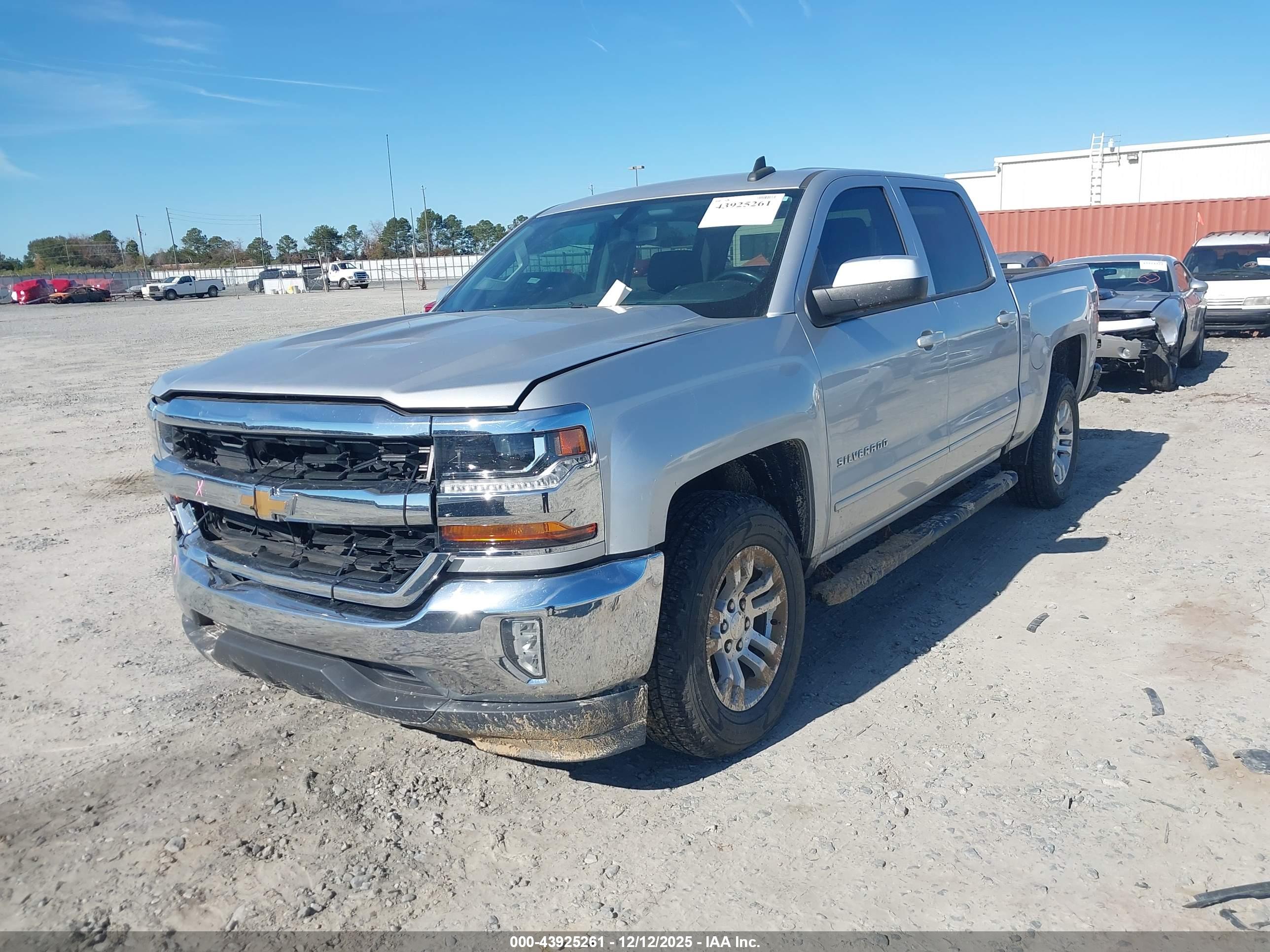 CHEVROLET SILVERADO image 6