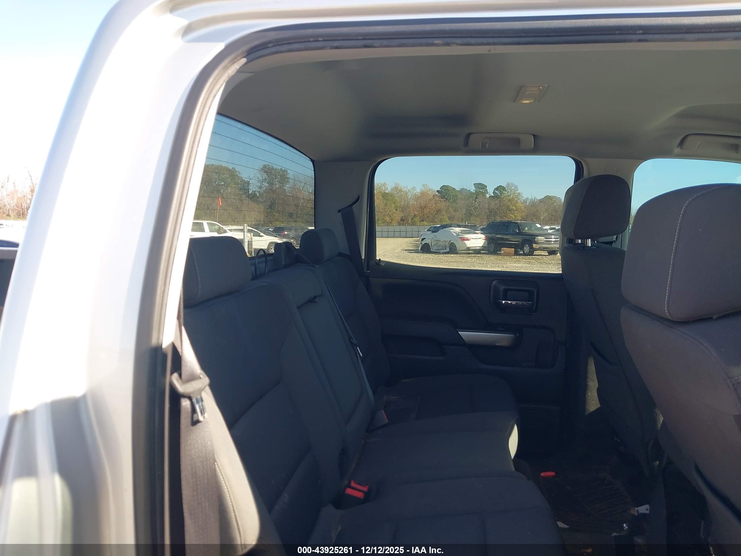 CHEVROLET SILVERADO image 8
