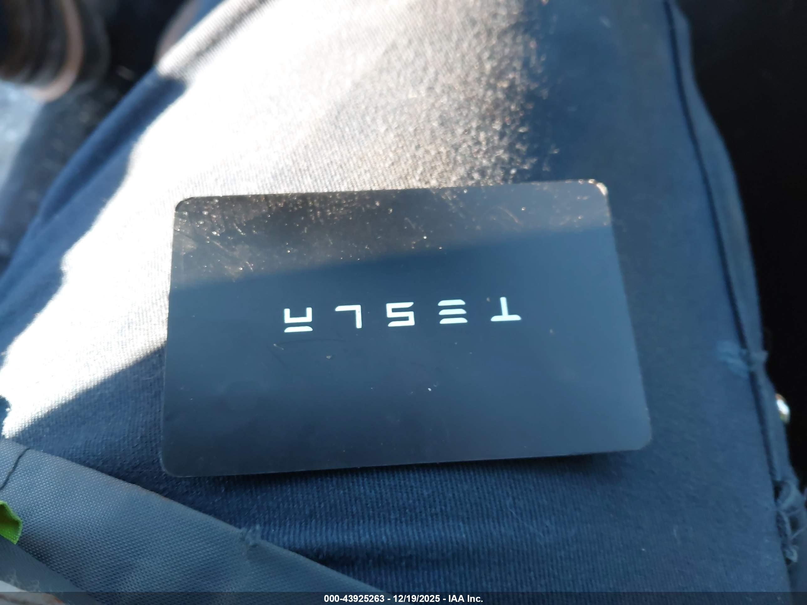 TESLA MODEL image 11