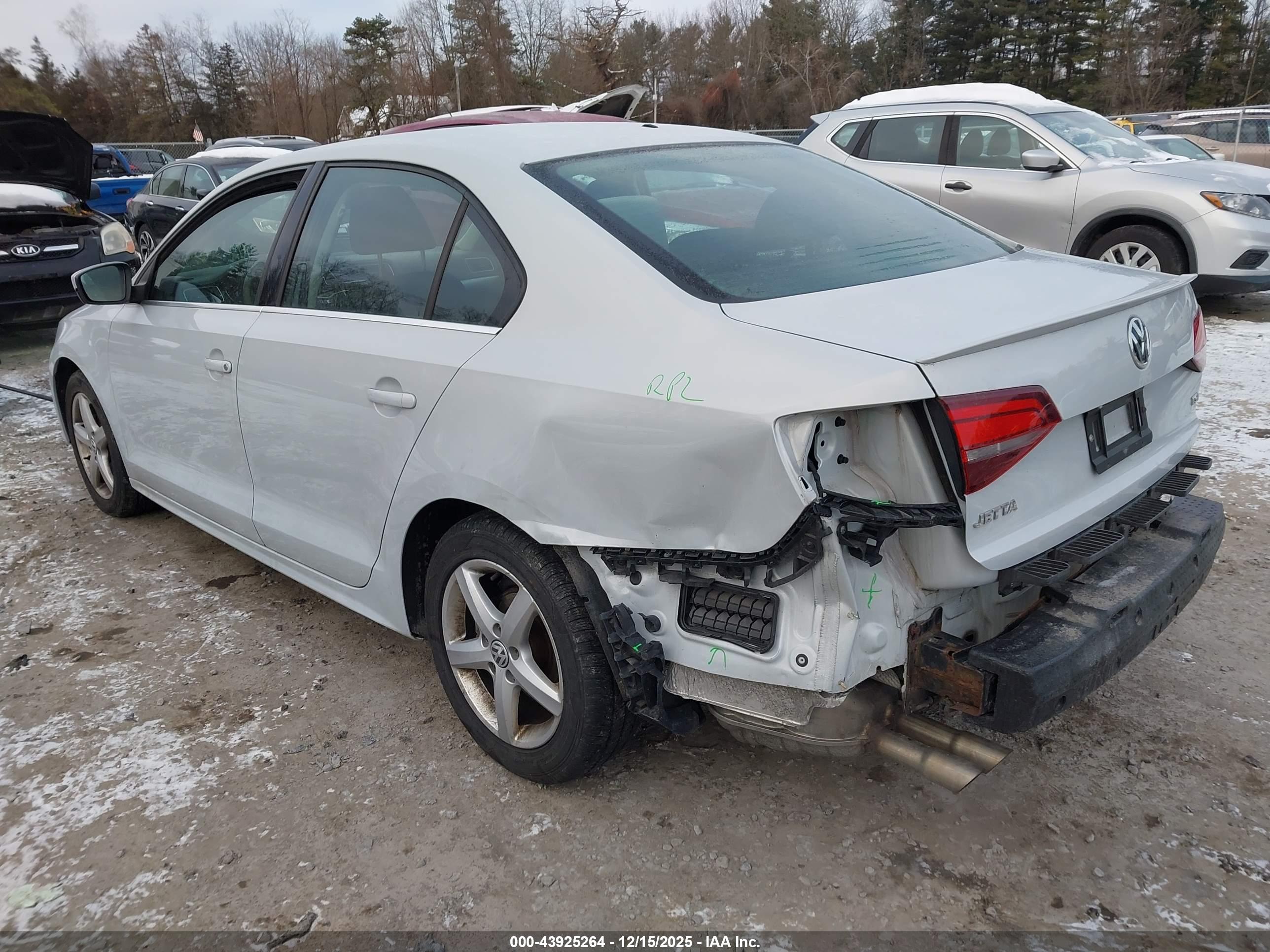 VOLKSWAGEN JETTA image 3