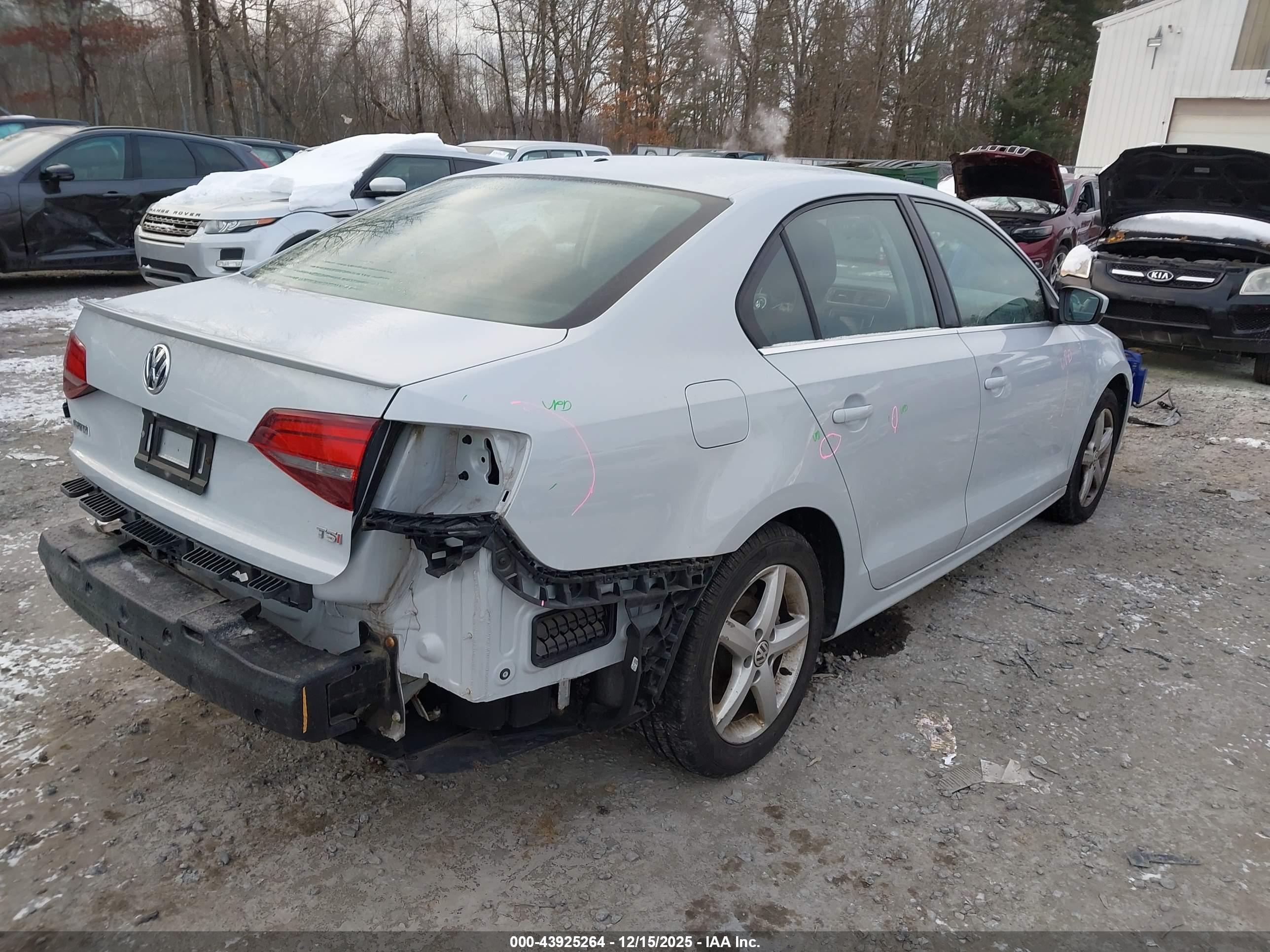 VOLKSWAGEN JETTA image 4