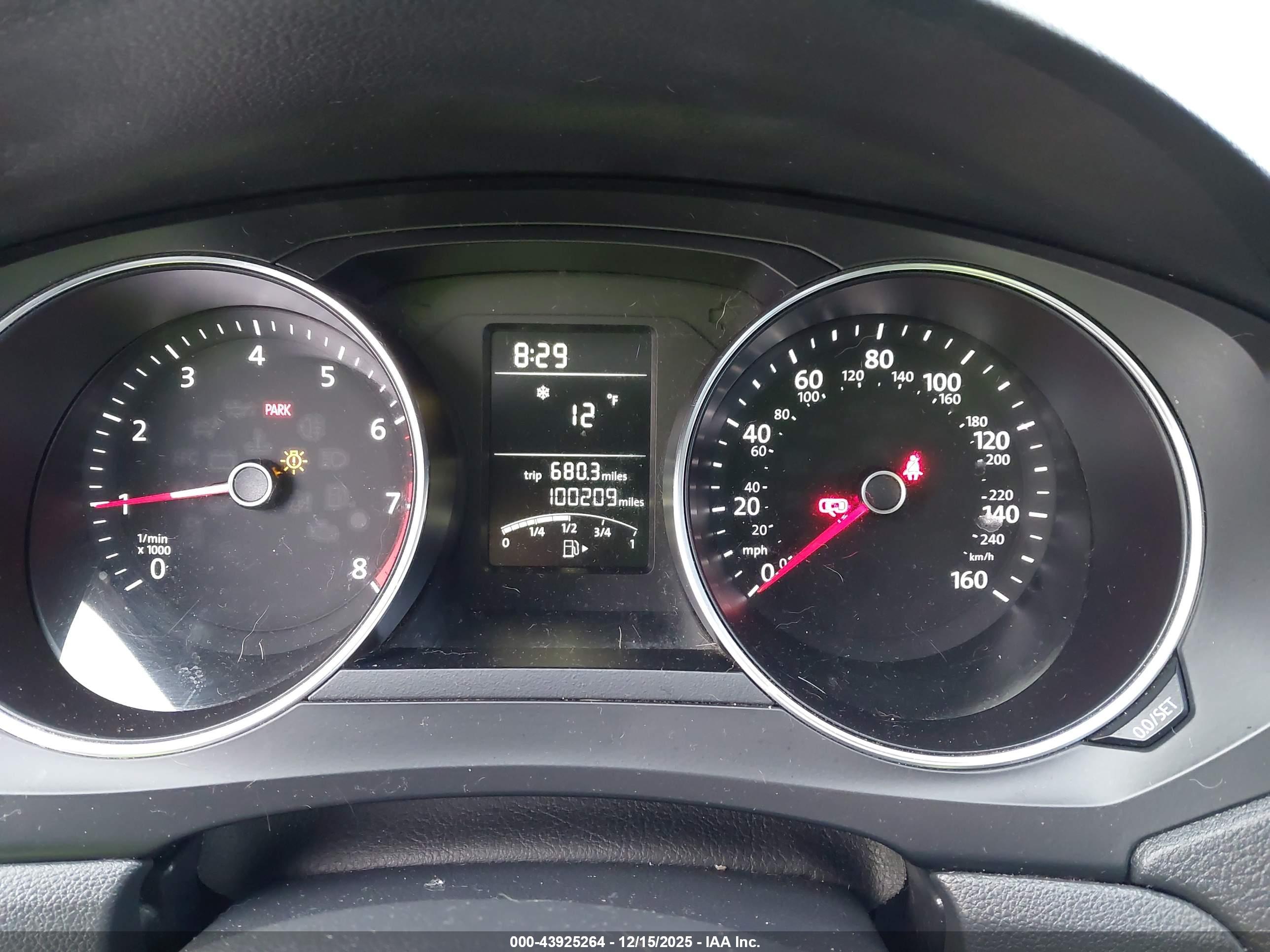 VOLKSWAGEN JETTA image 7