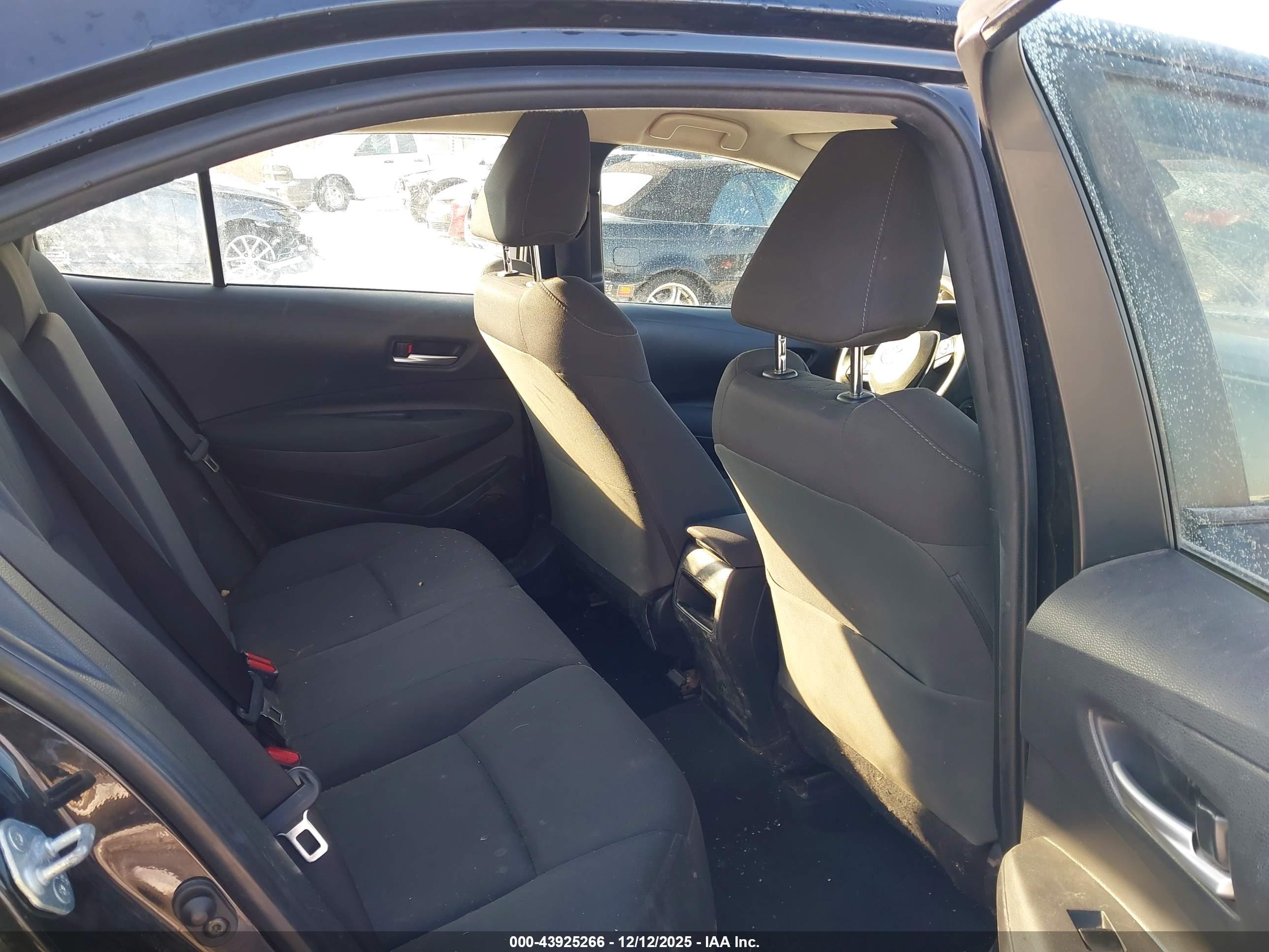 TOYOTA COROLLA image 8