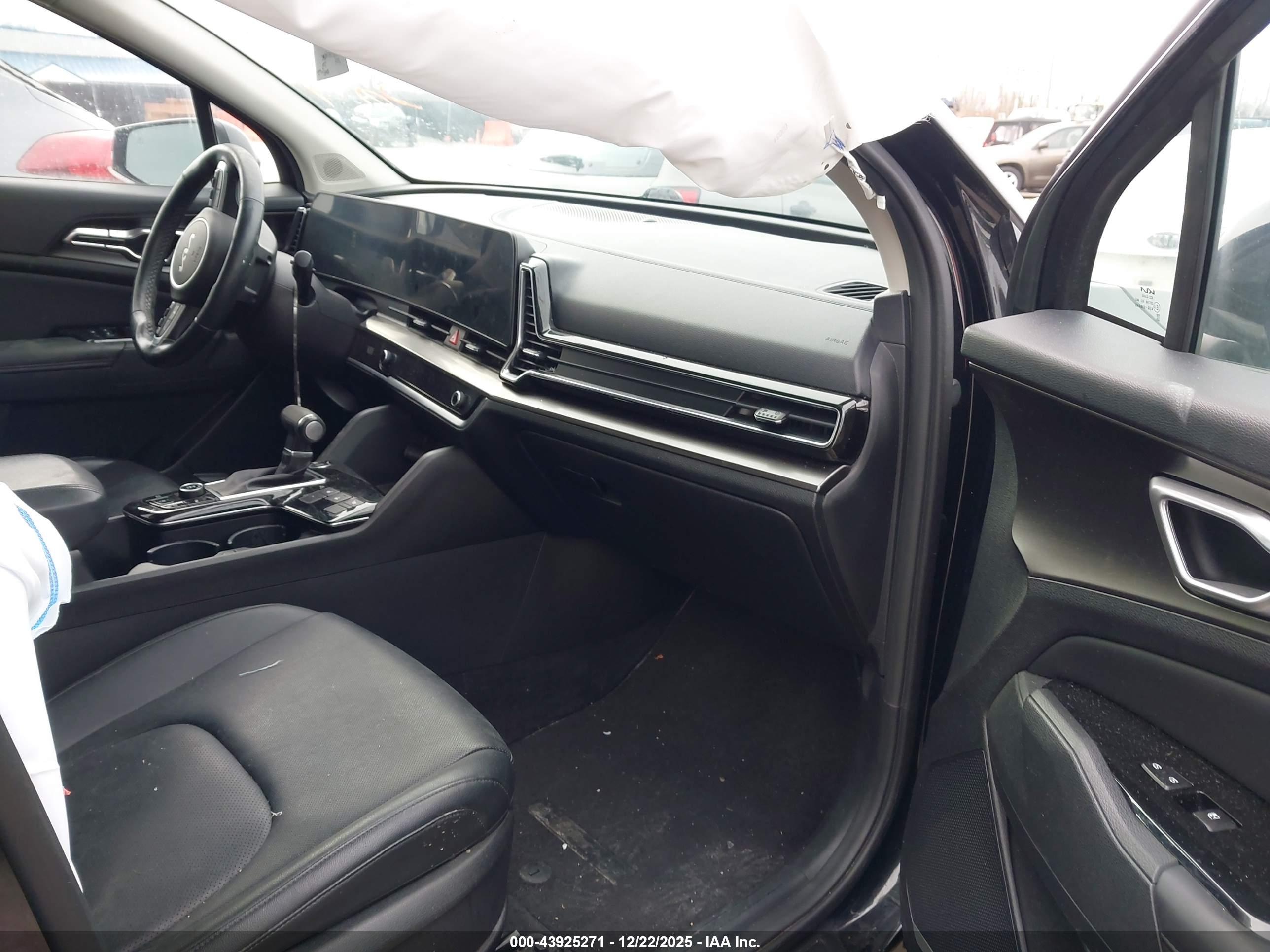 KIA SPORTAGE image 5
