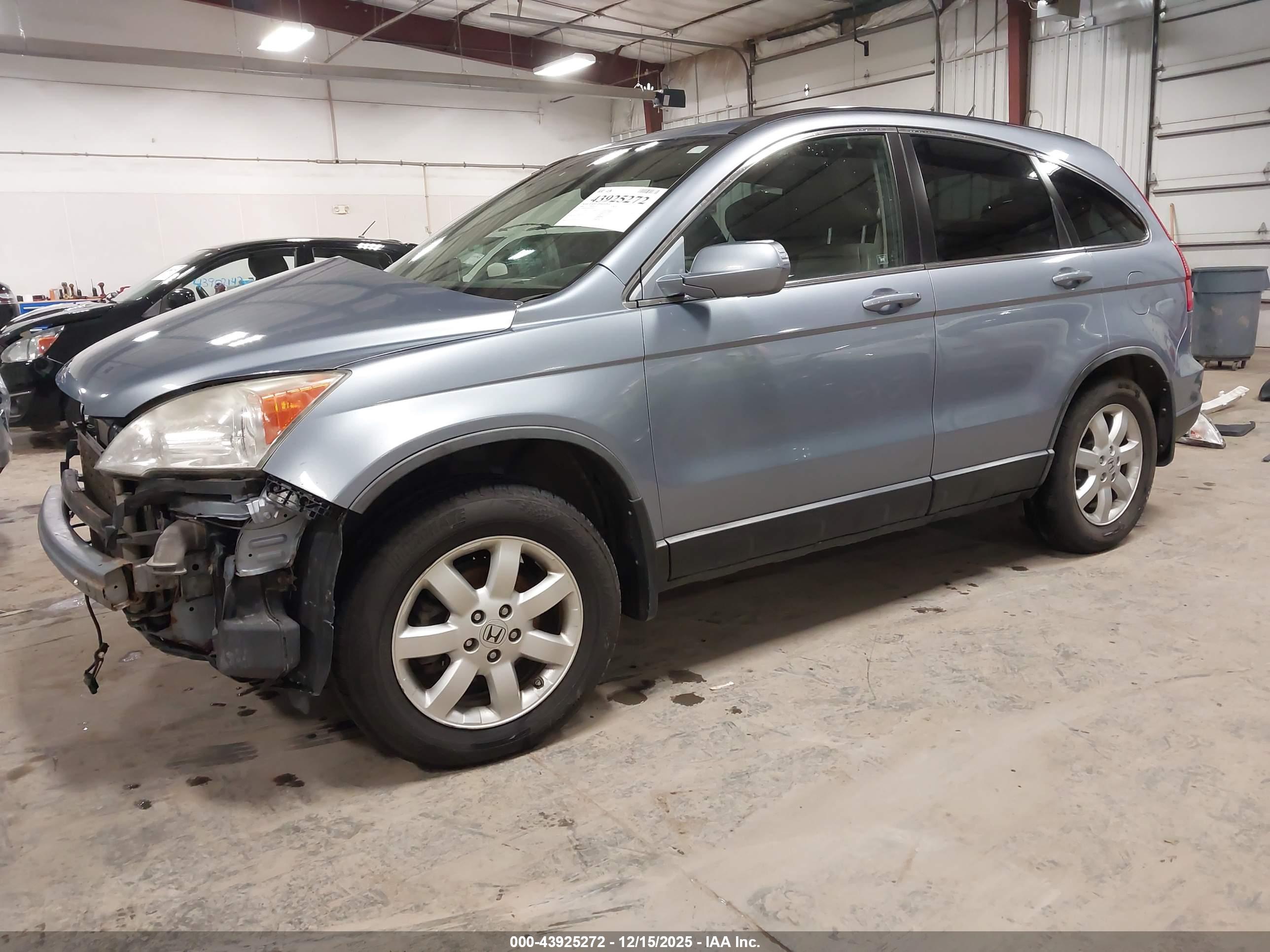 HONDA CR-V image 2