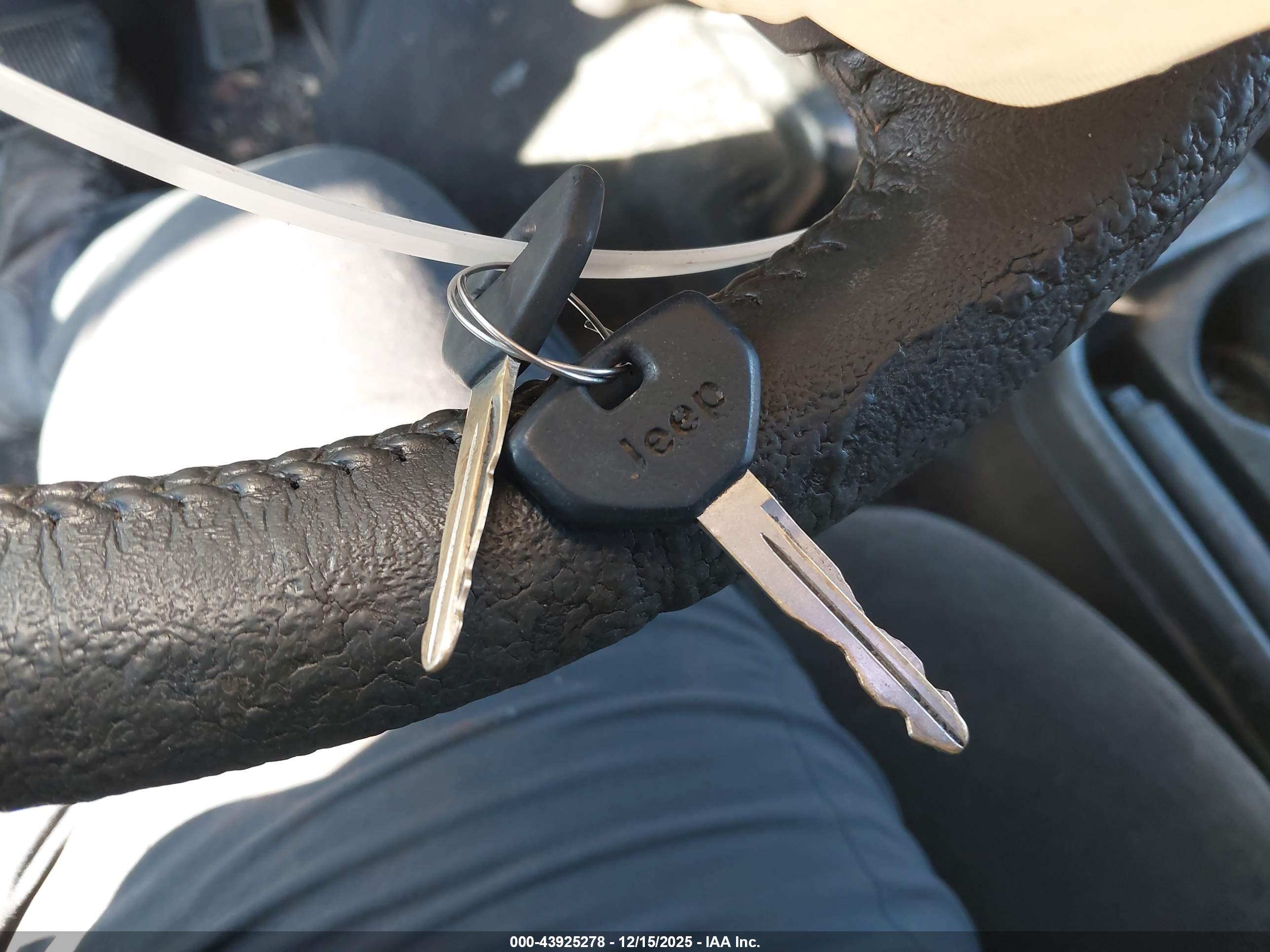 JEEP GRAND image 11