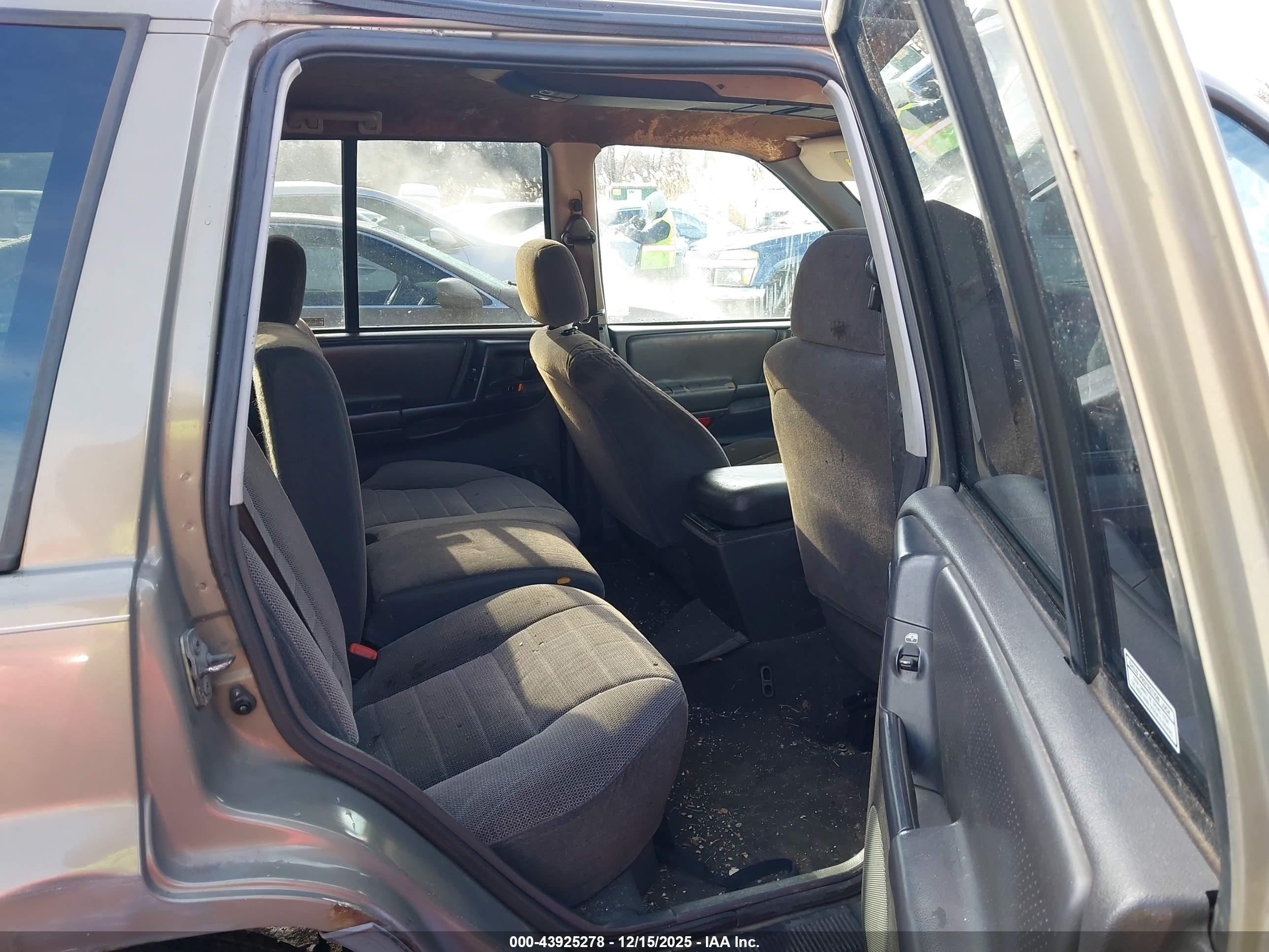 JEEP GRAND image 8