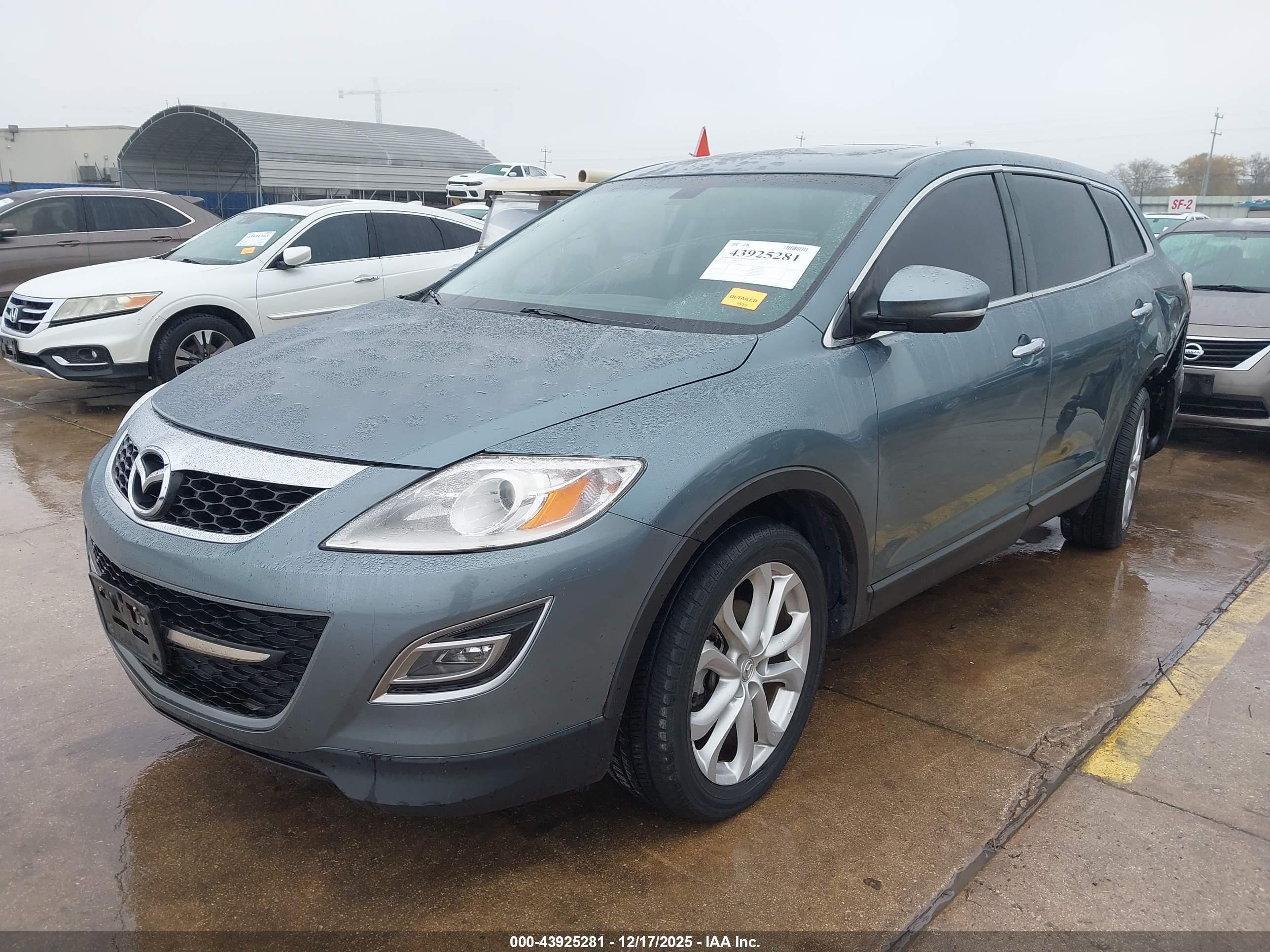 MAZDA CX-9 image 2