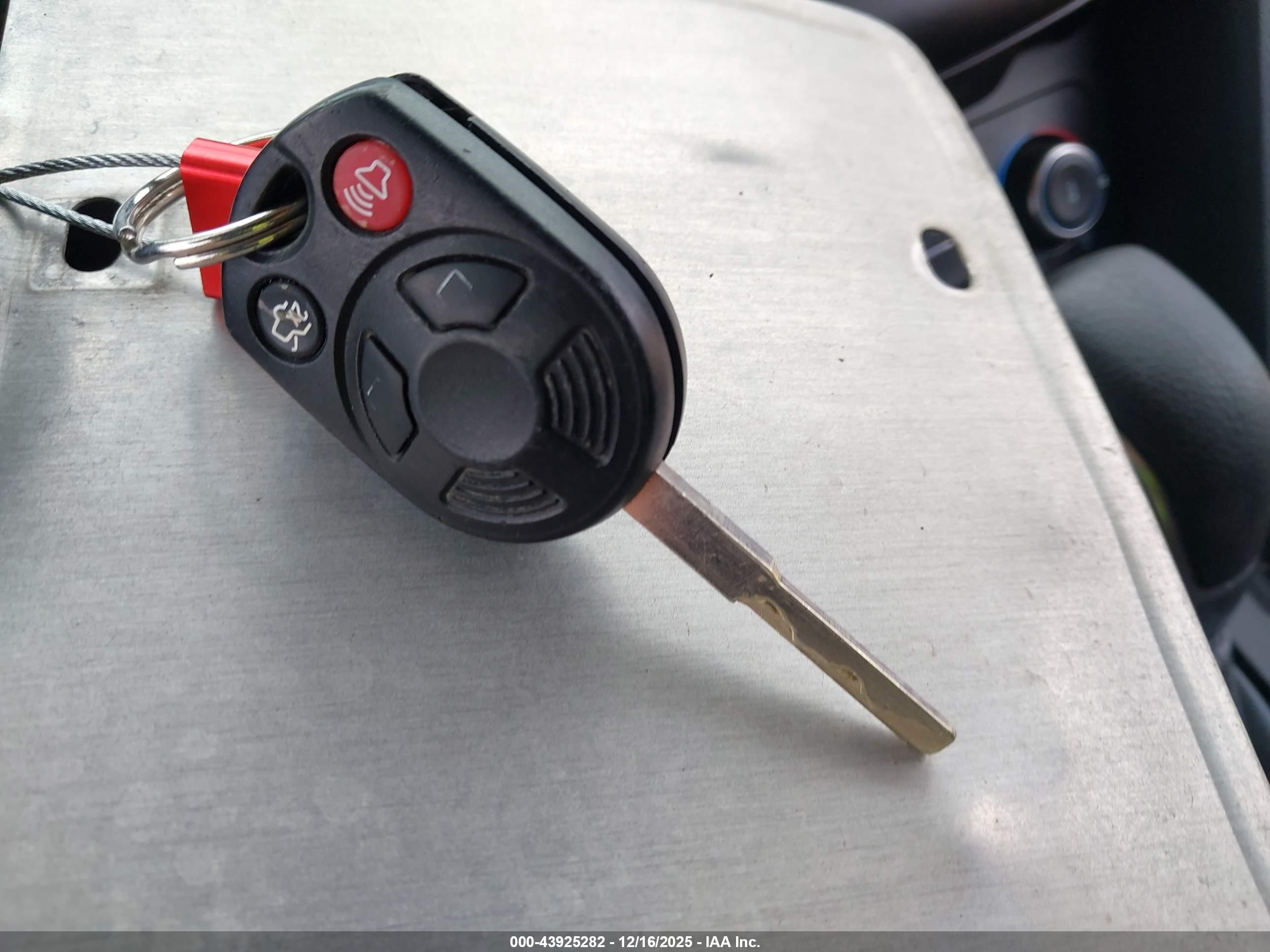 FORD FOCUS image 11