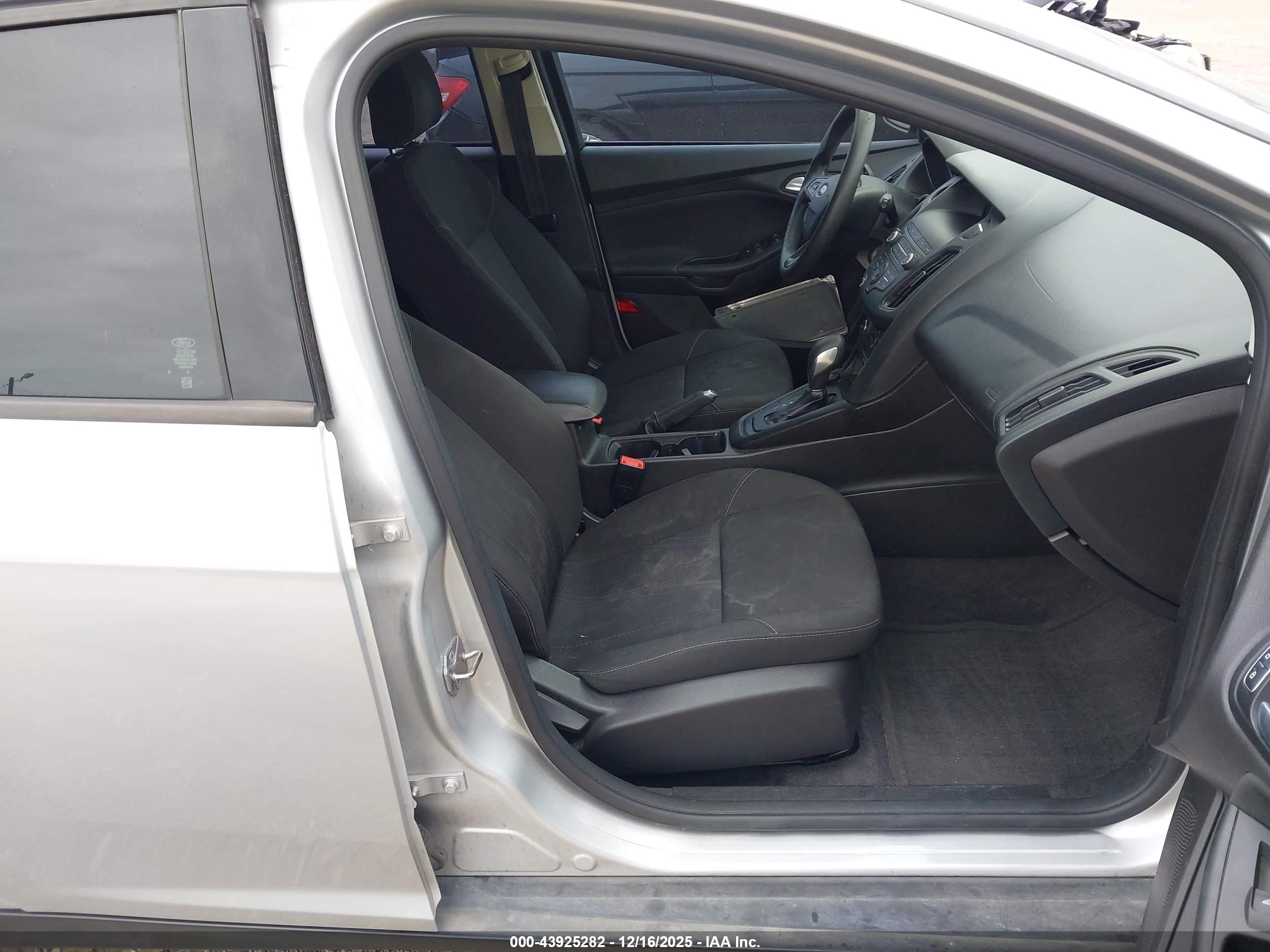 FORD FOCUS image 5