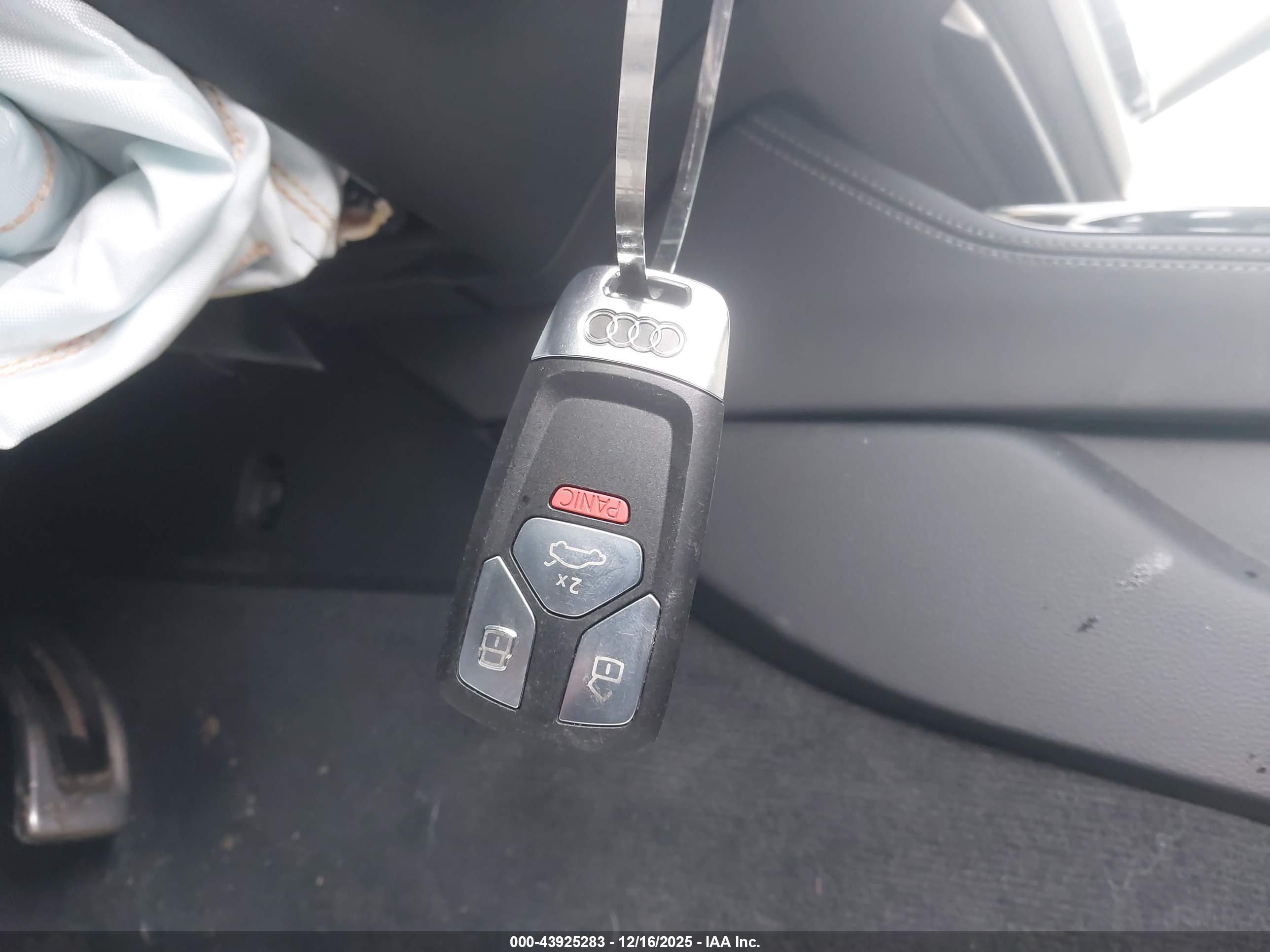 AUDI A4 image 11