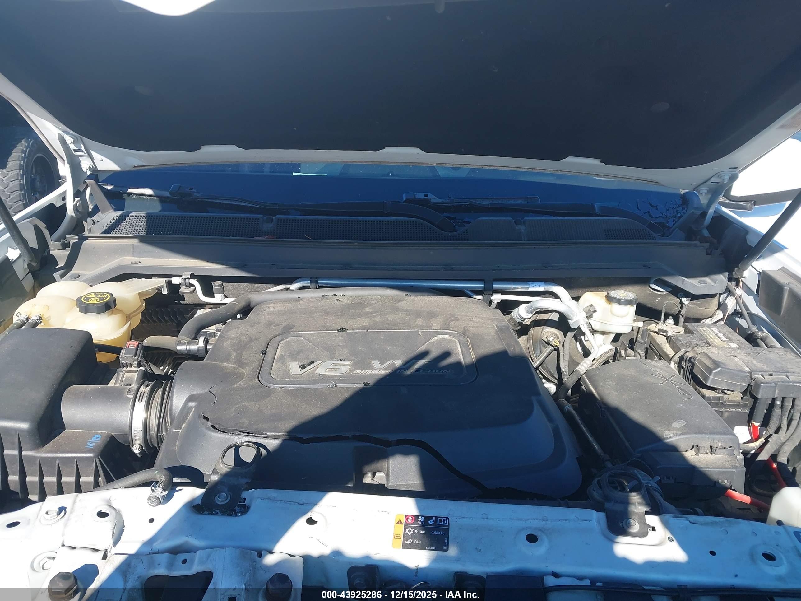 CHEVROLET COLORADO image 10