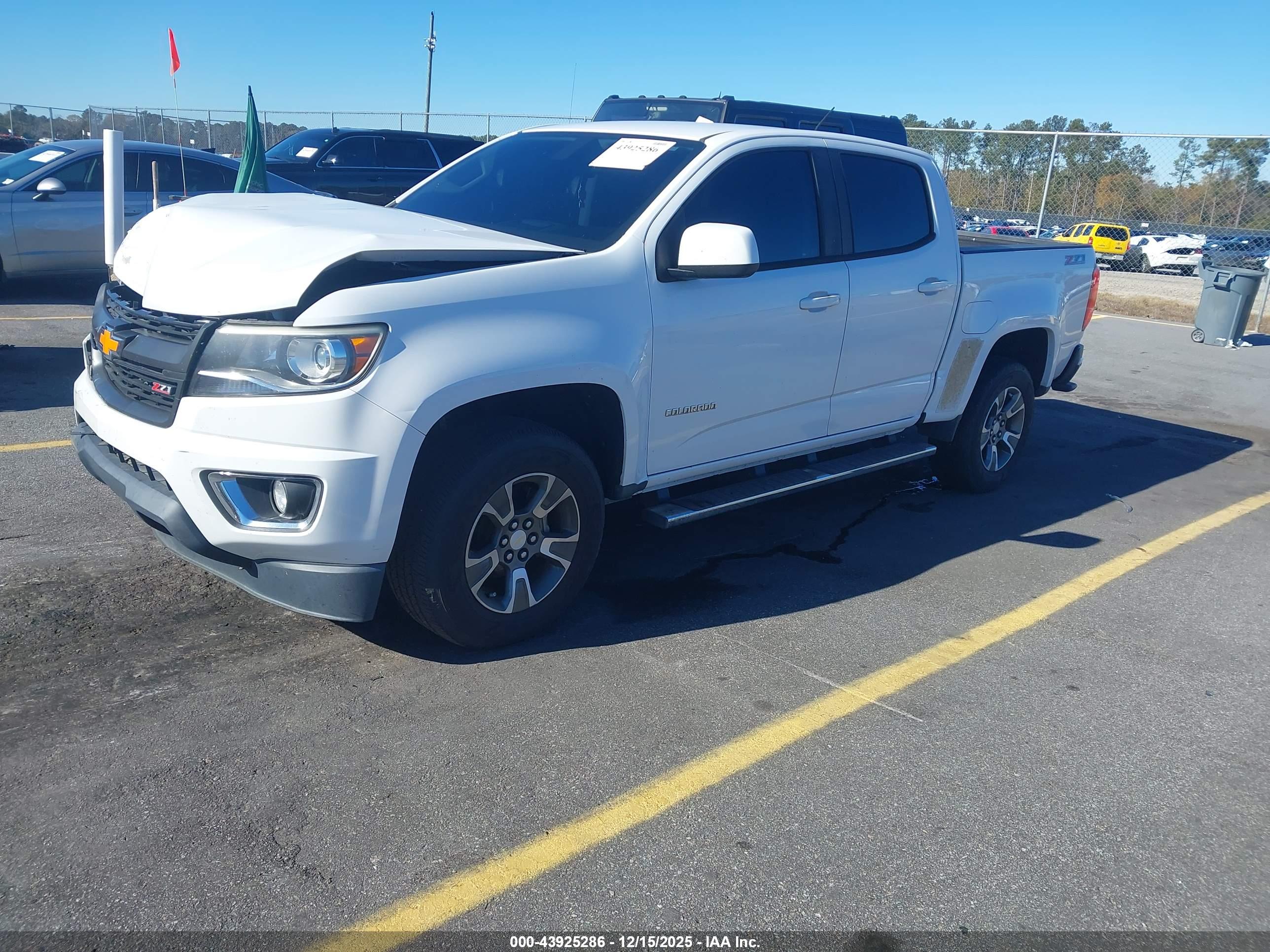 CHEVROLET COLORADO image 2