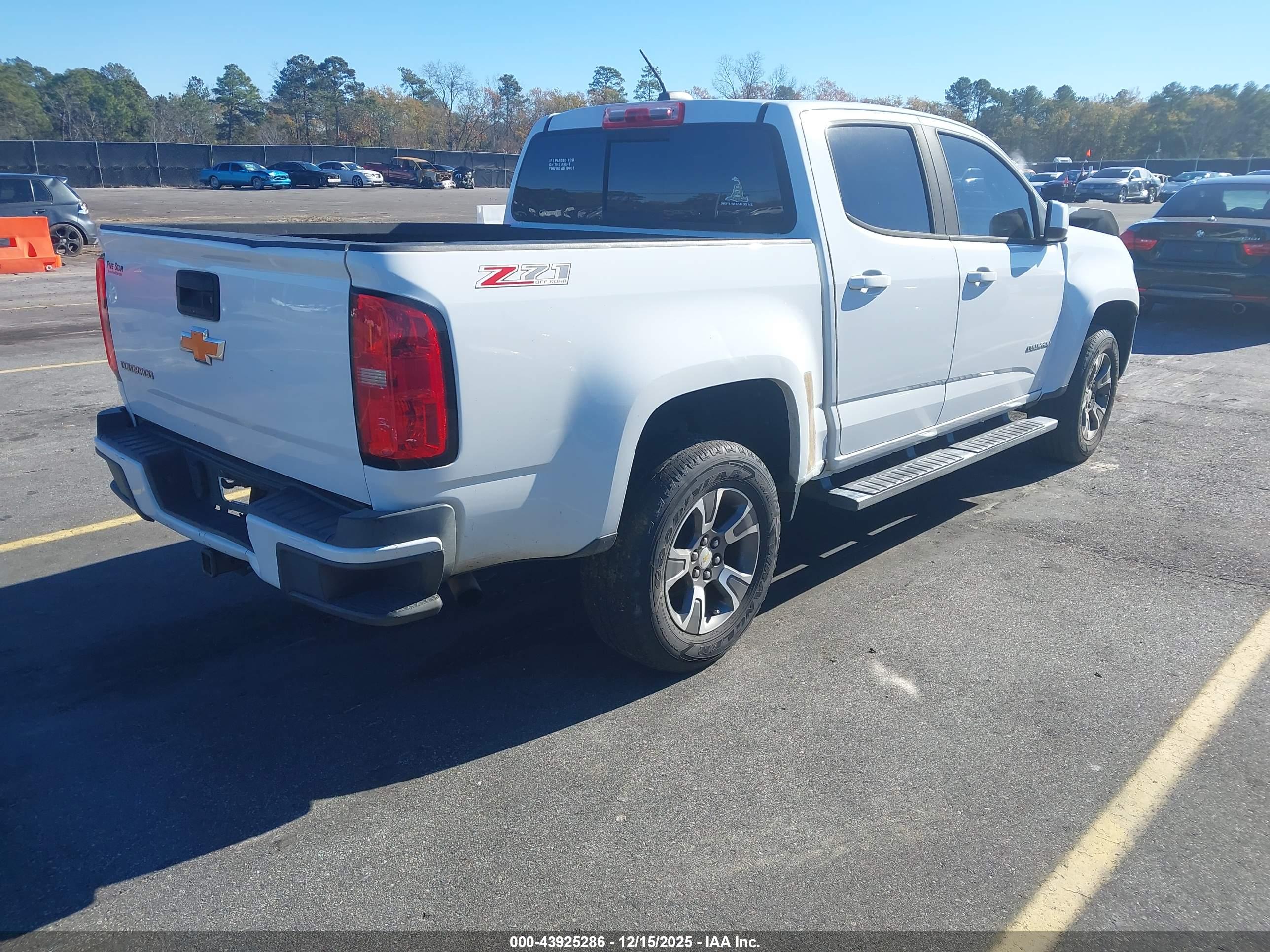 CHEVROLET COLORADO image 4