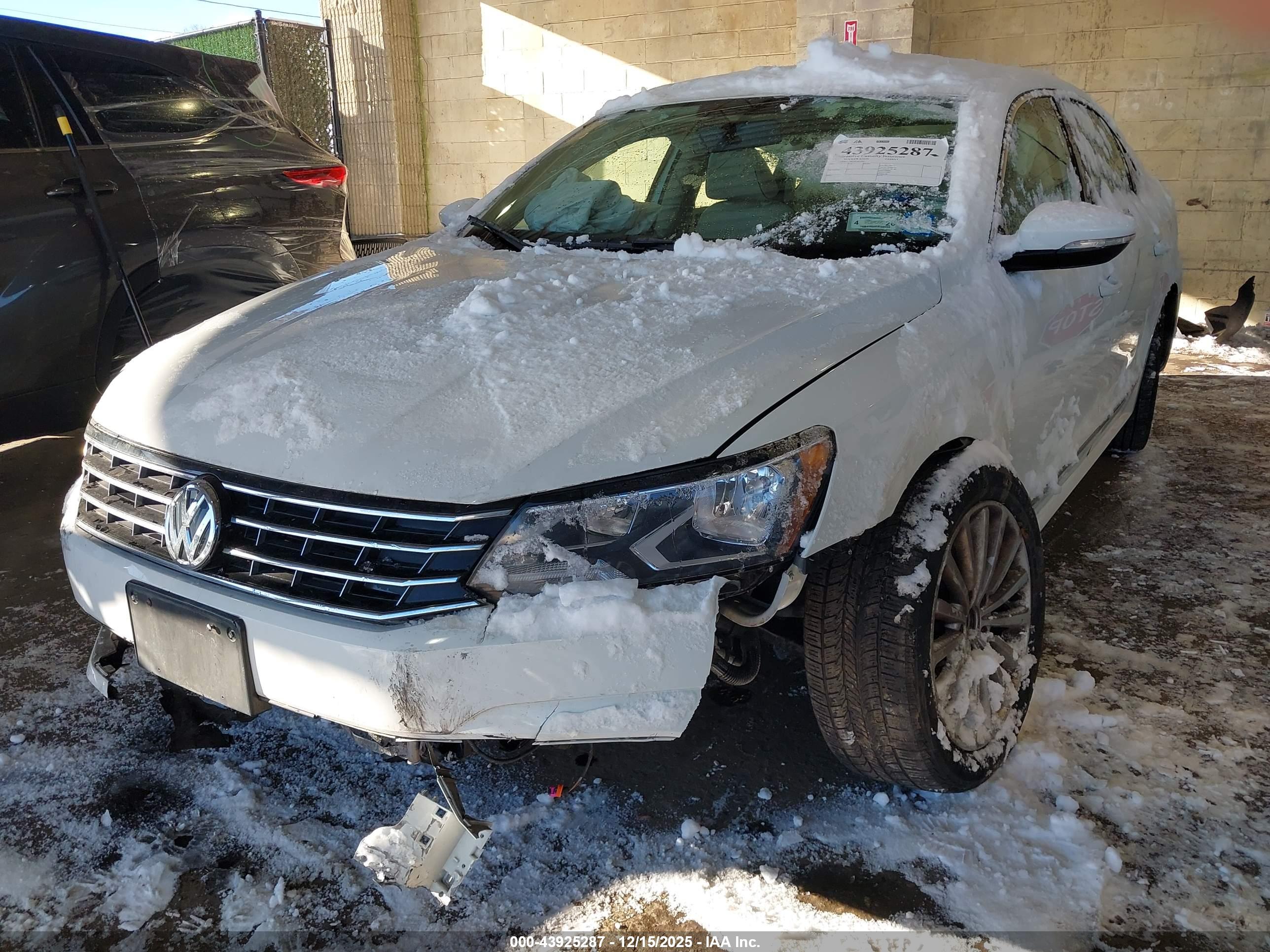 VOLKSWAGEN PASSAT image 2