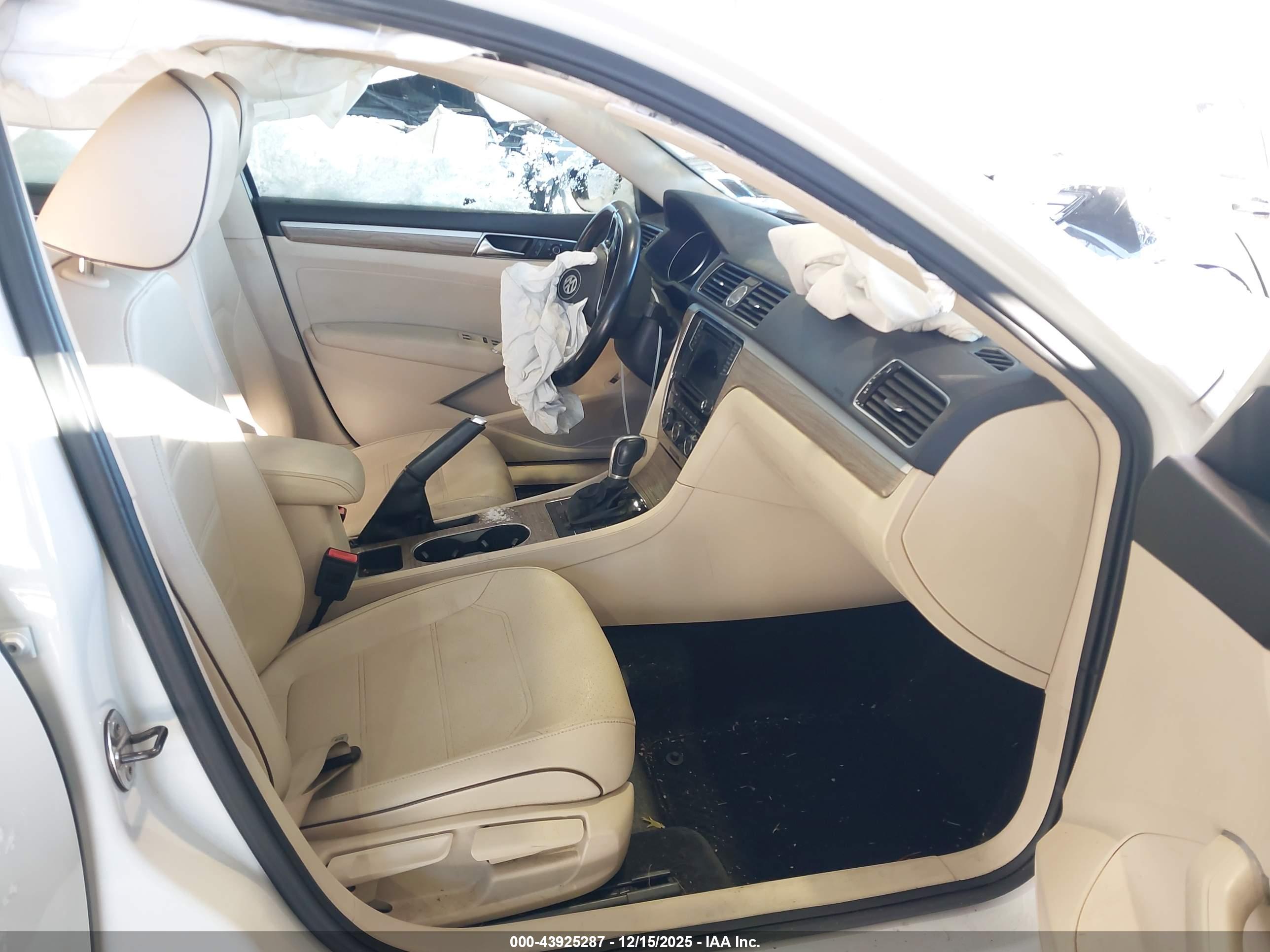 VOLKSWAGEN PASSAT image 5