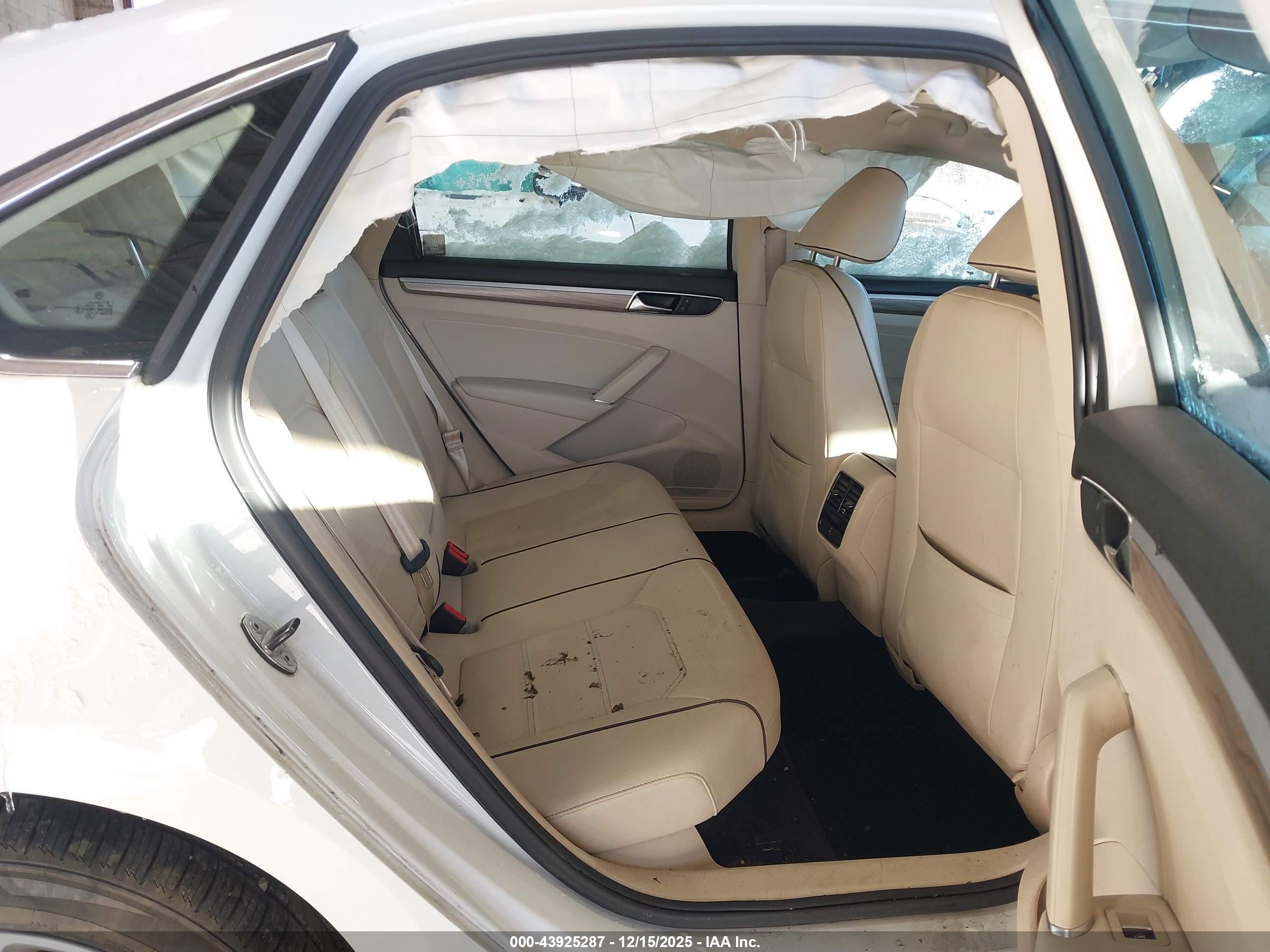 VOLKSWAGEN PASSAT image 8