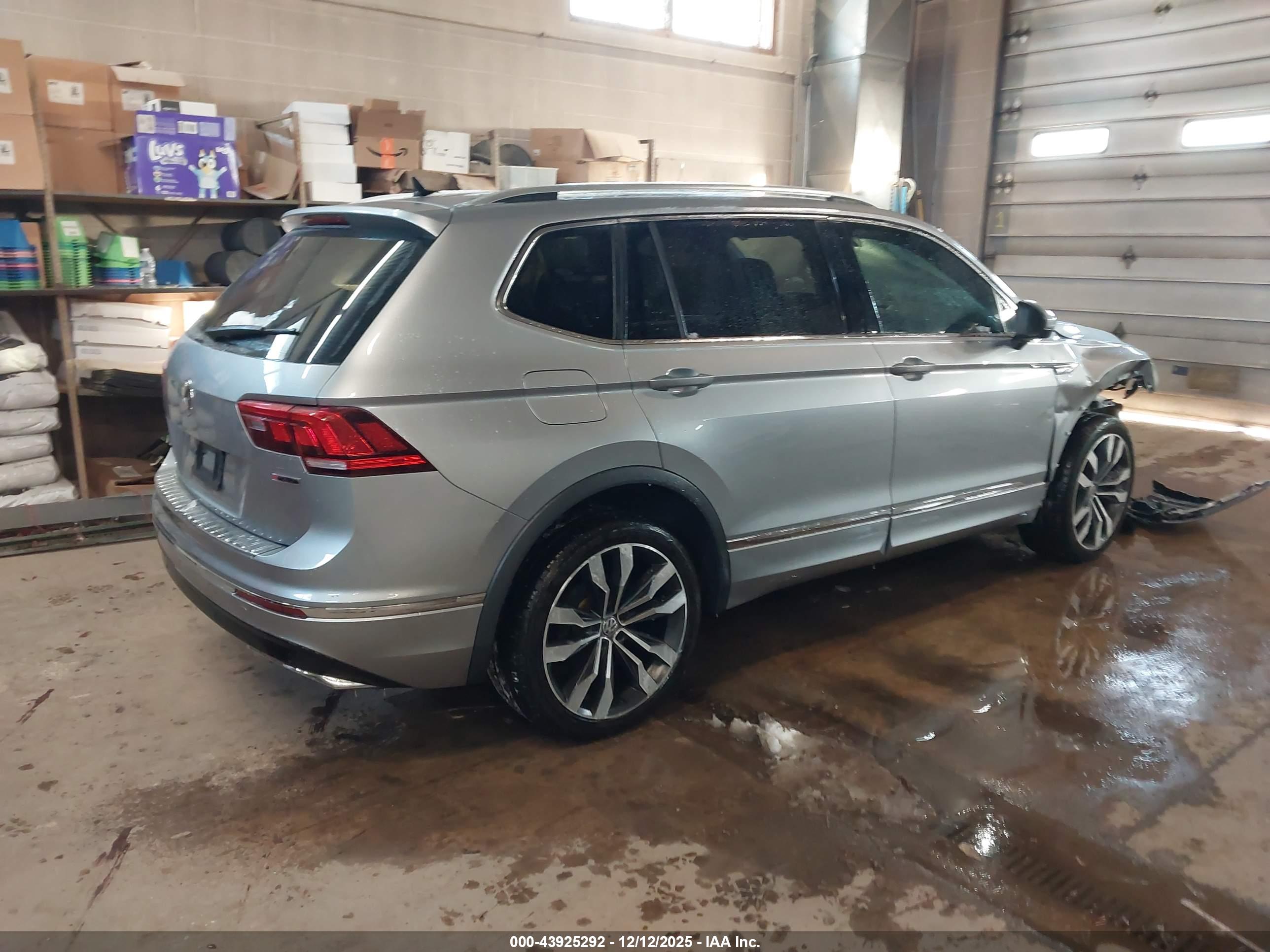 VOLKSWAGEN TIGUAN image 4