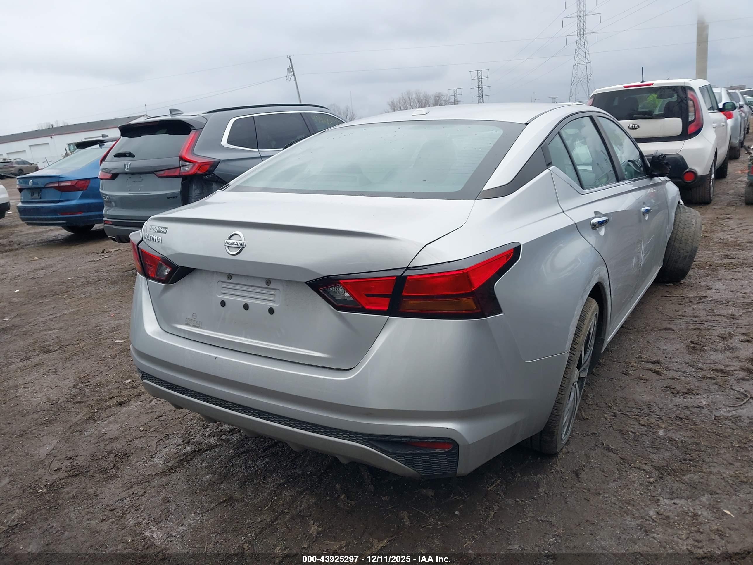 NISSAN ALTIMA image 4