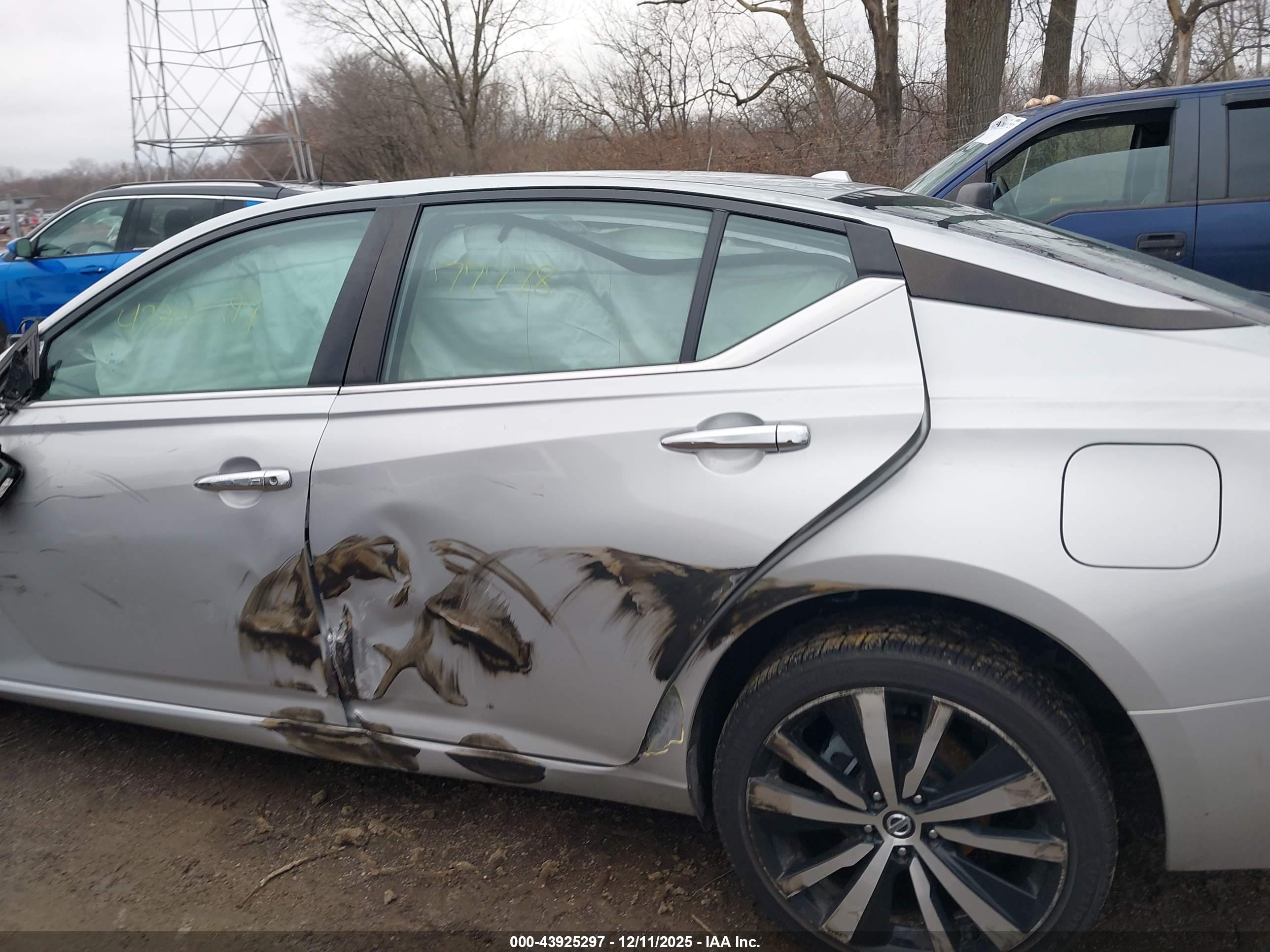 NISSAN ALTIMA image 6