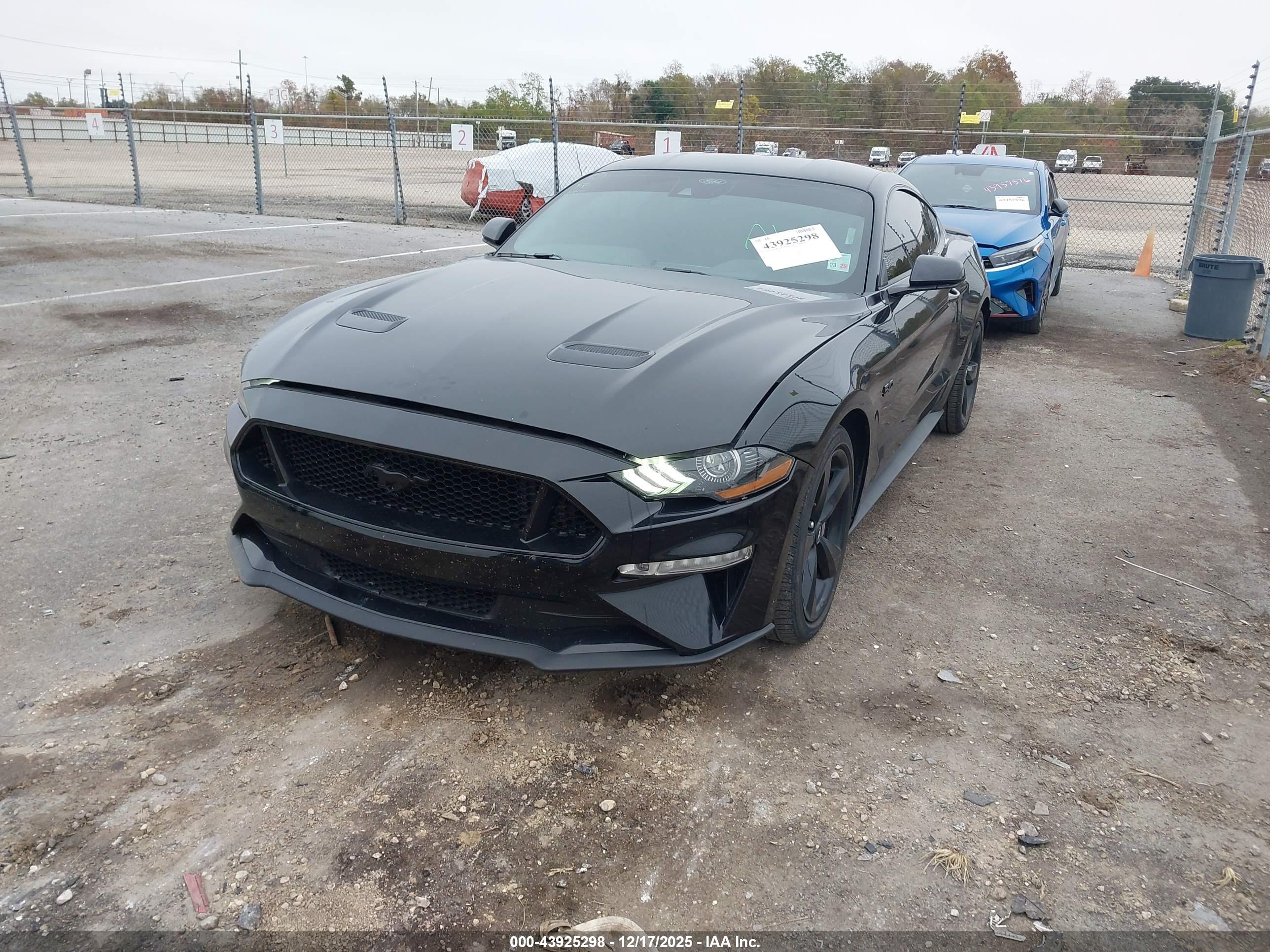 FORD MUSTANG image 2