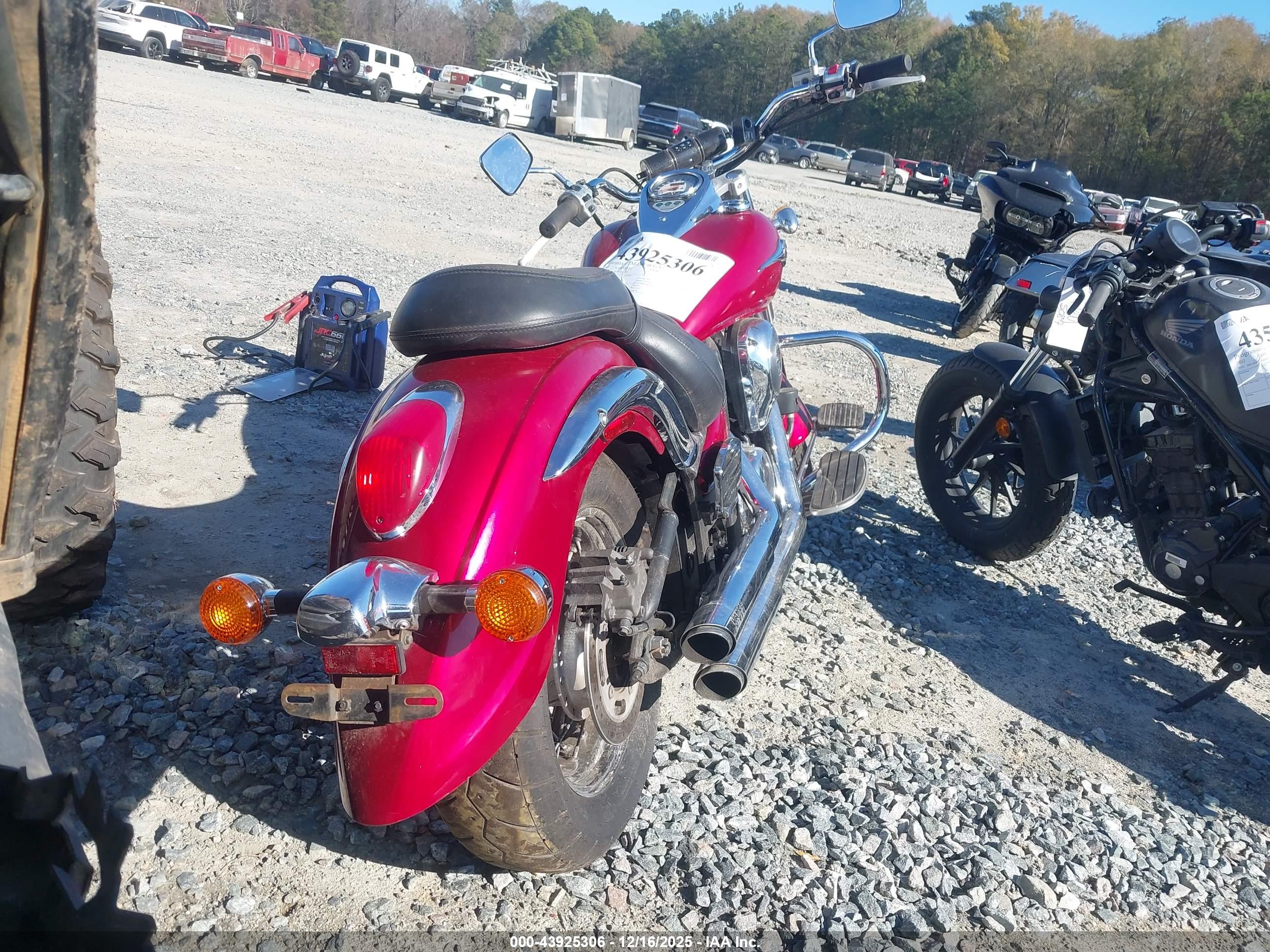 KAWASAKI VN900 image 6