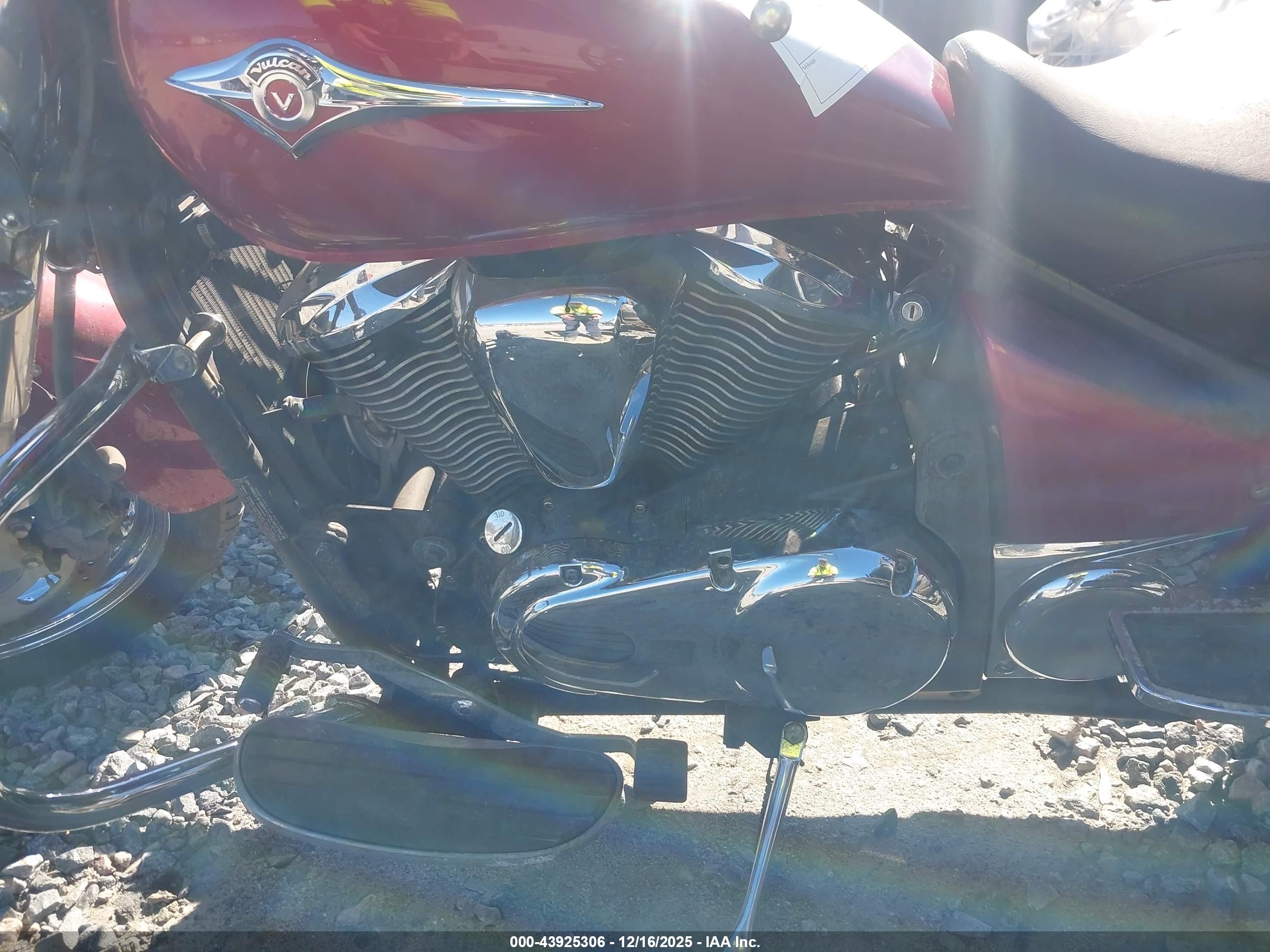 KAWASAKI VN900 image 9