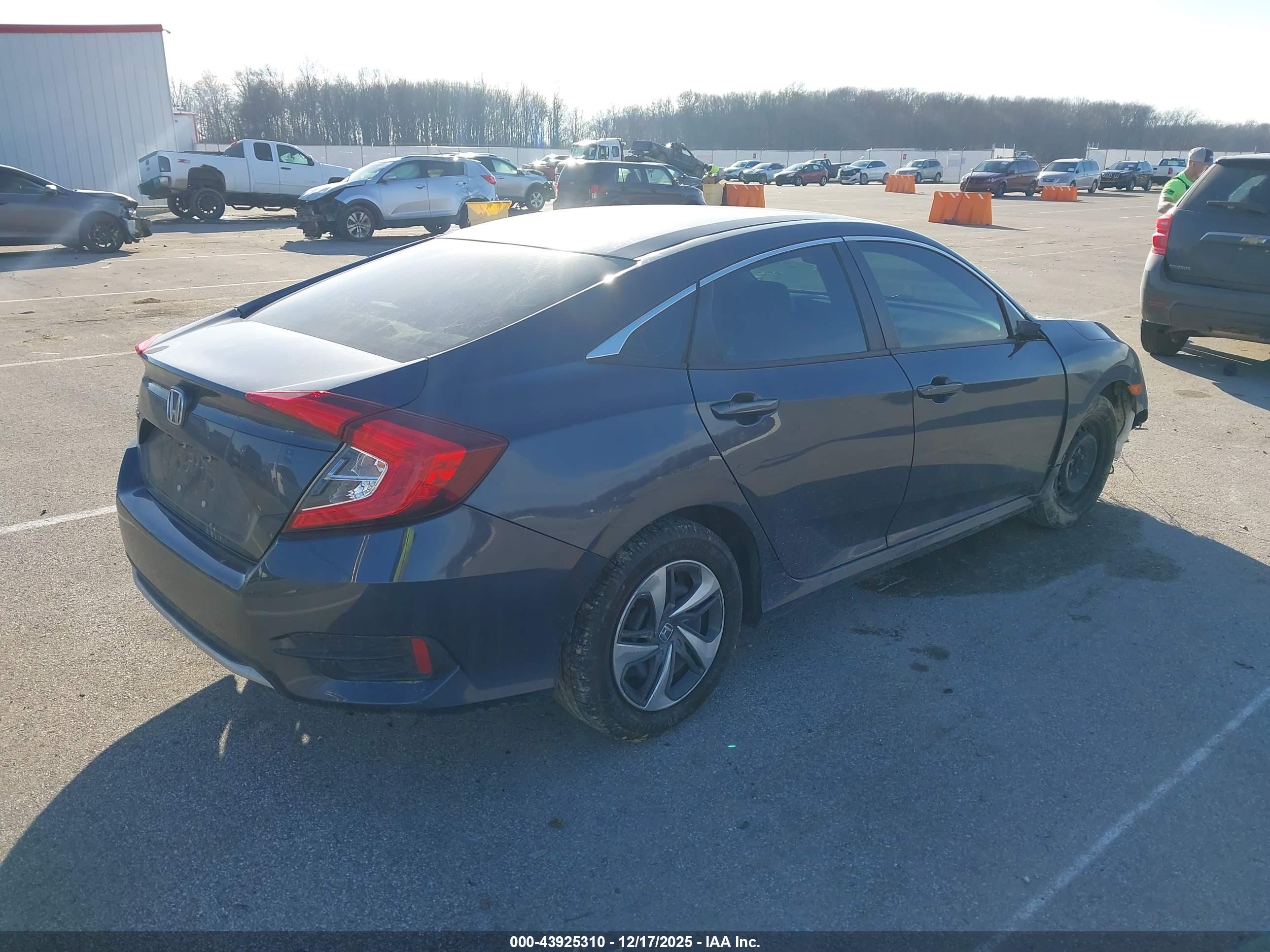 HONDA CIVIC image 4