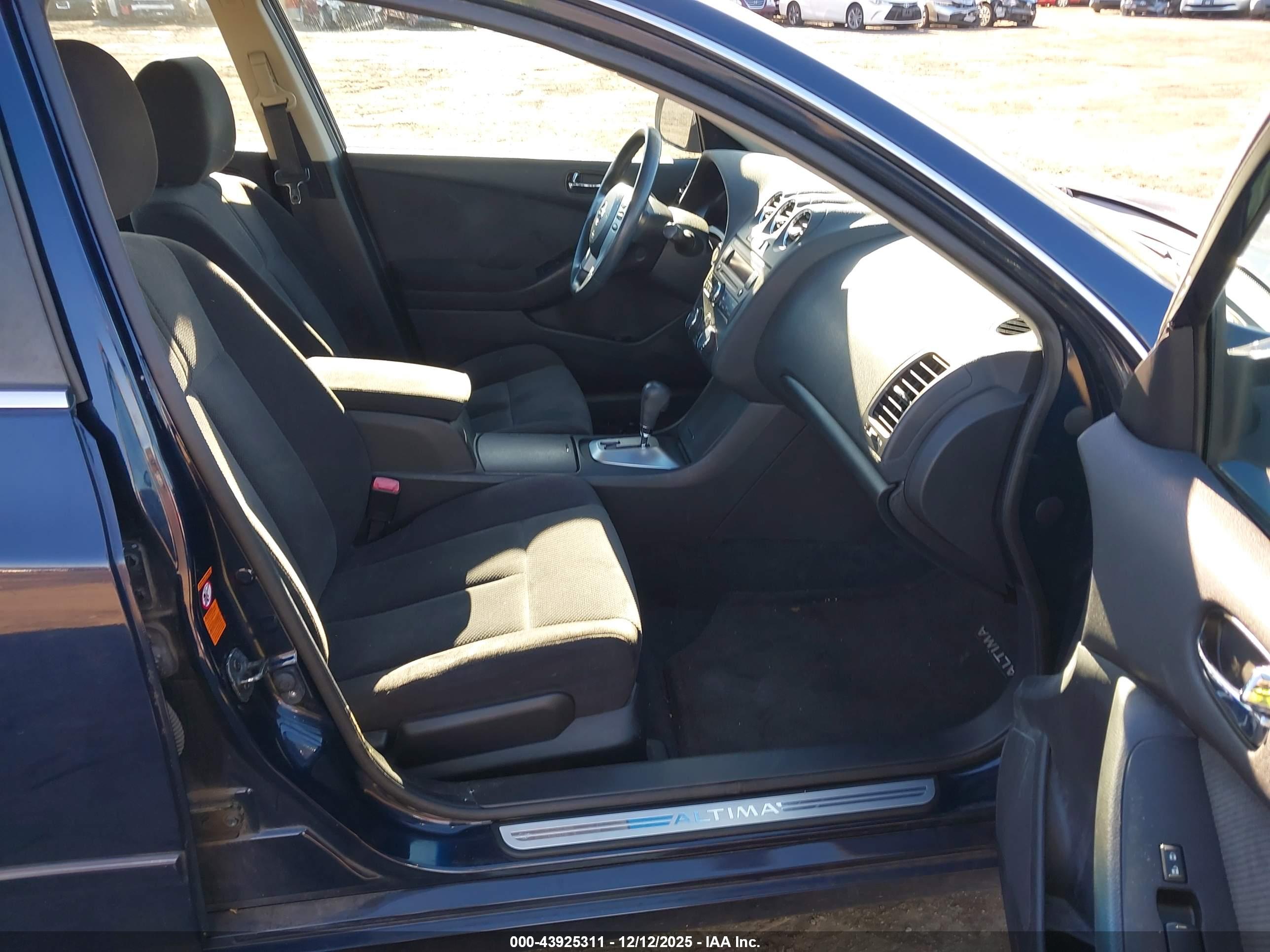 NISSAN ALTIMA image 5