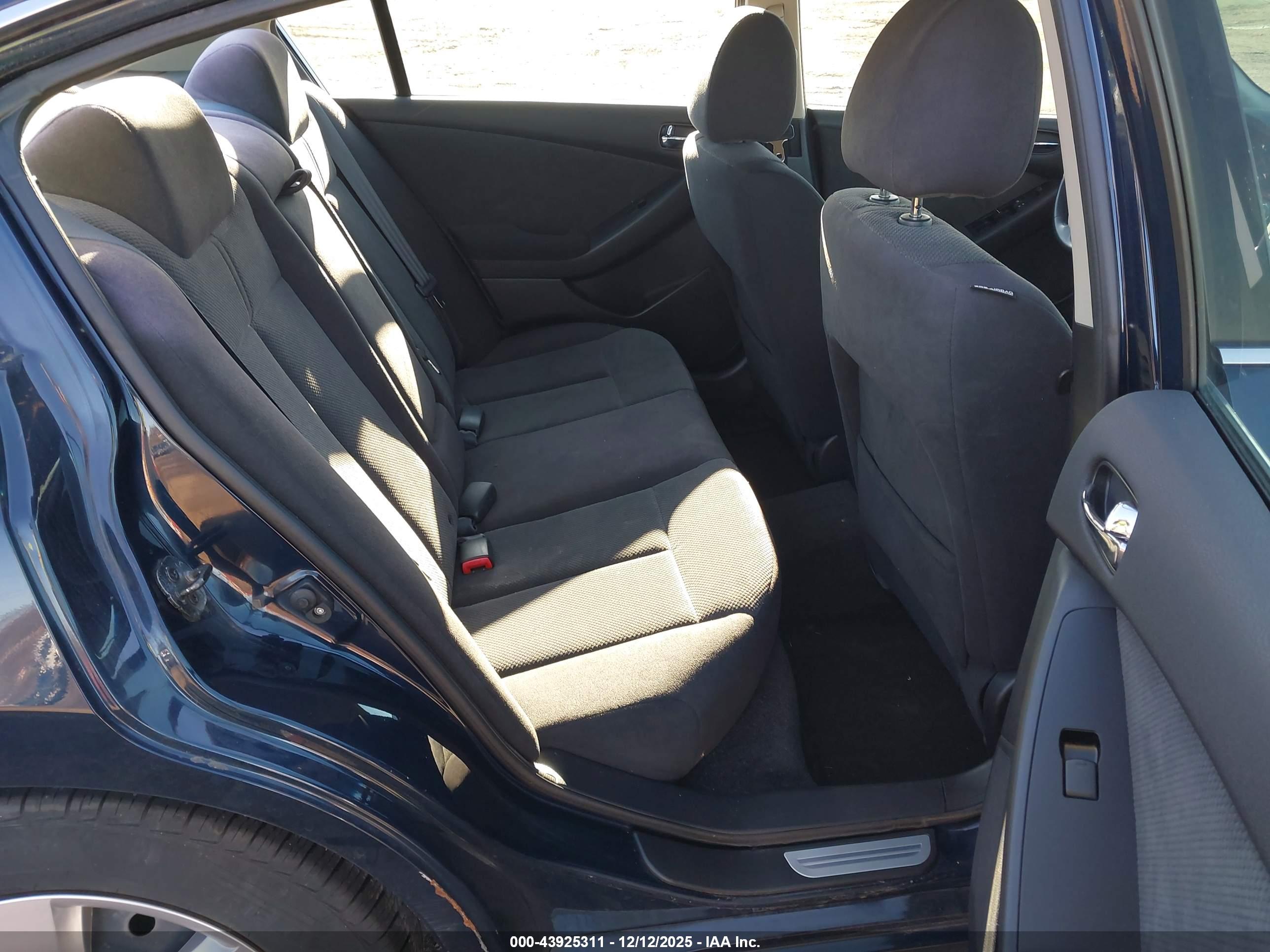 NISSAN ALTIMA image 8