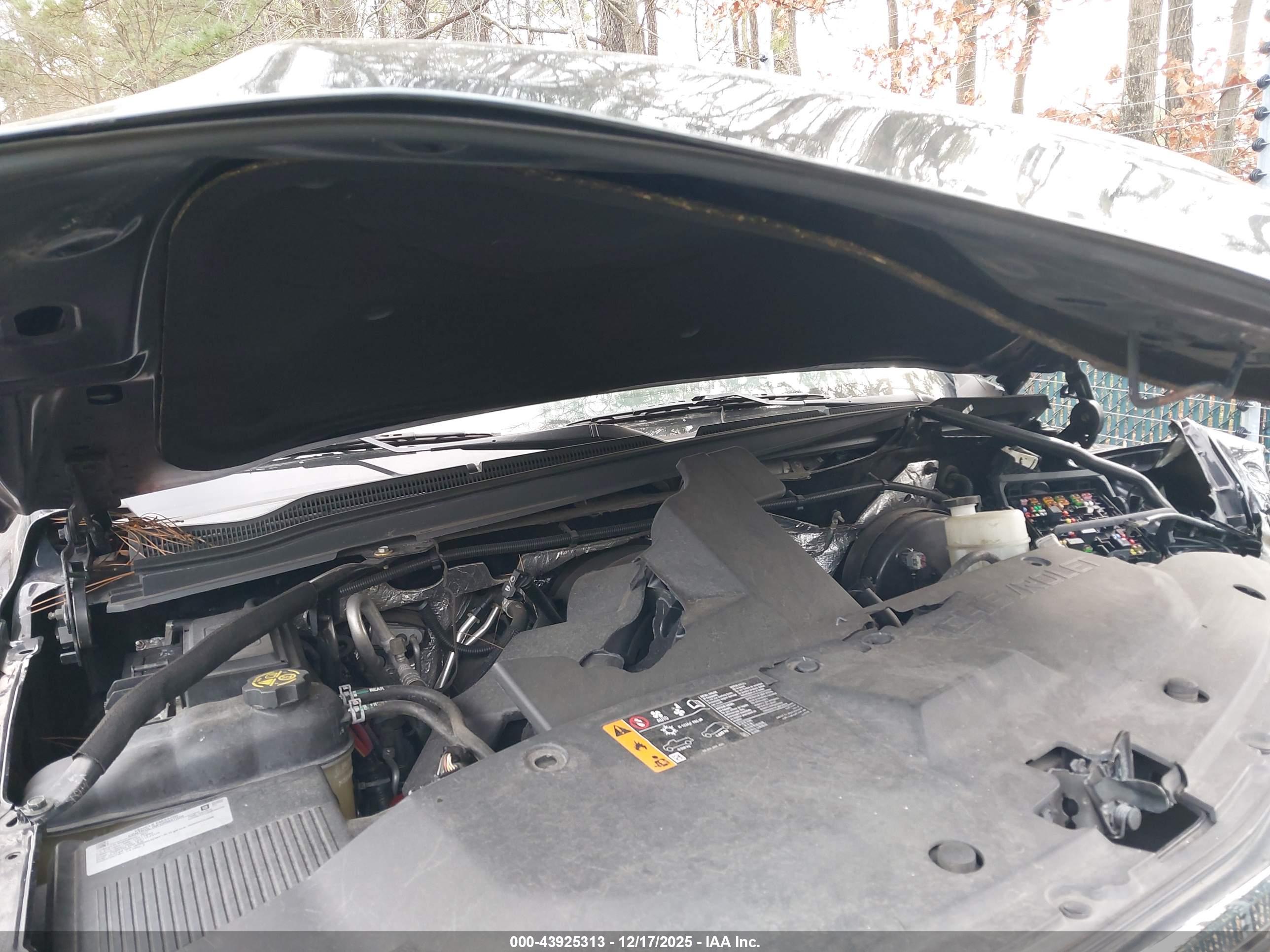 CHEVROLET TAHOE image 10