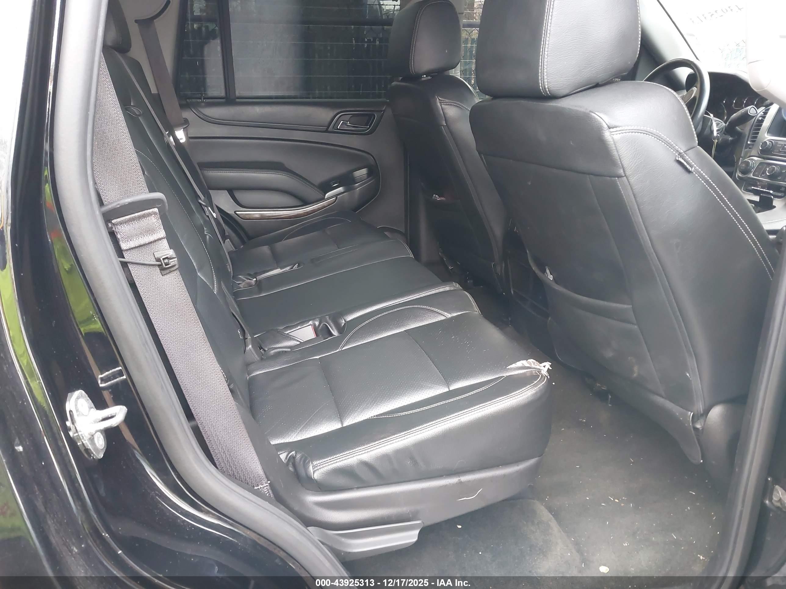 CHEVROLET TAHOE image 8