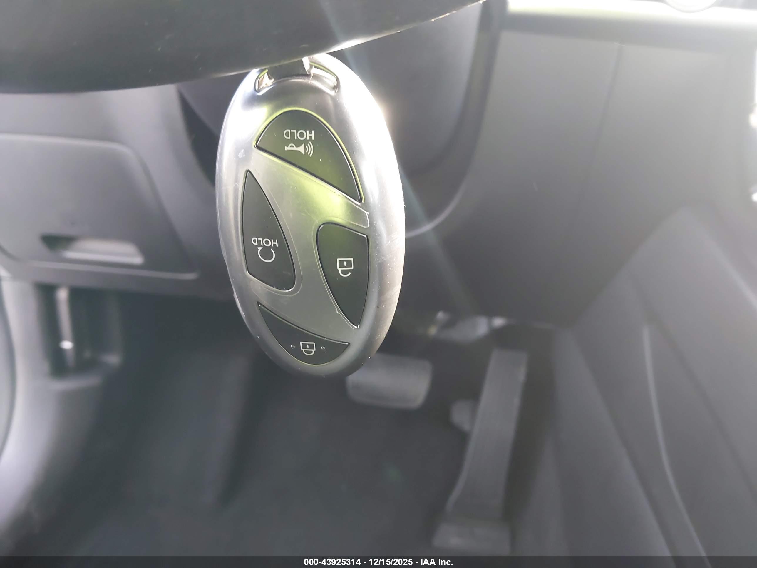 HYUNDAI TUCSON image 11