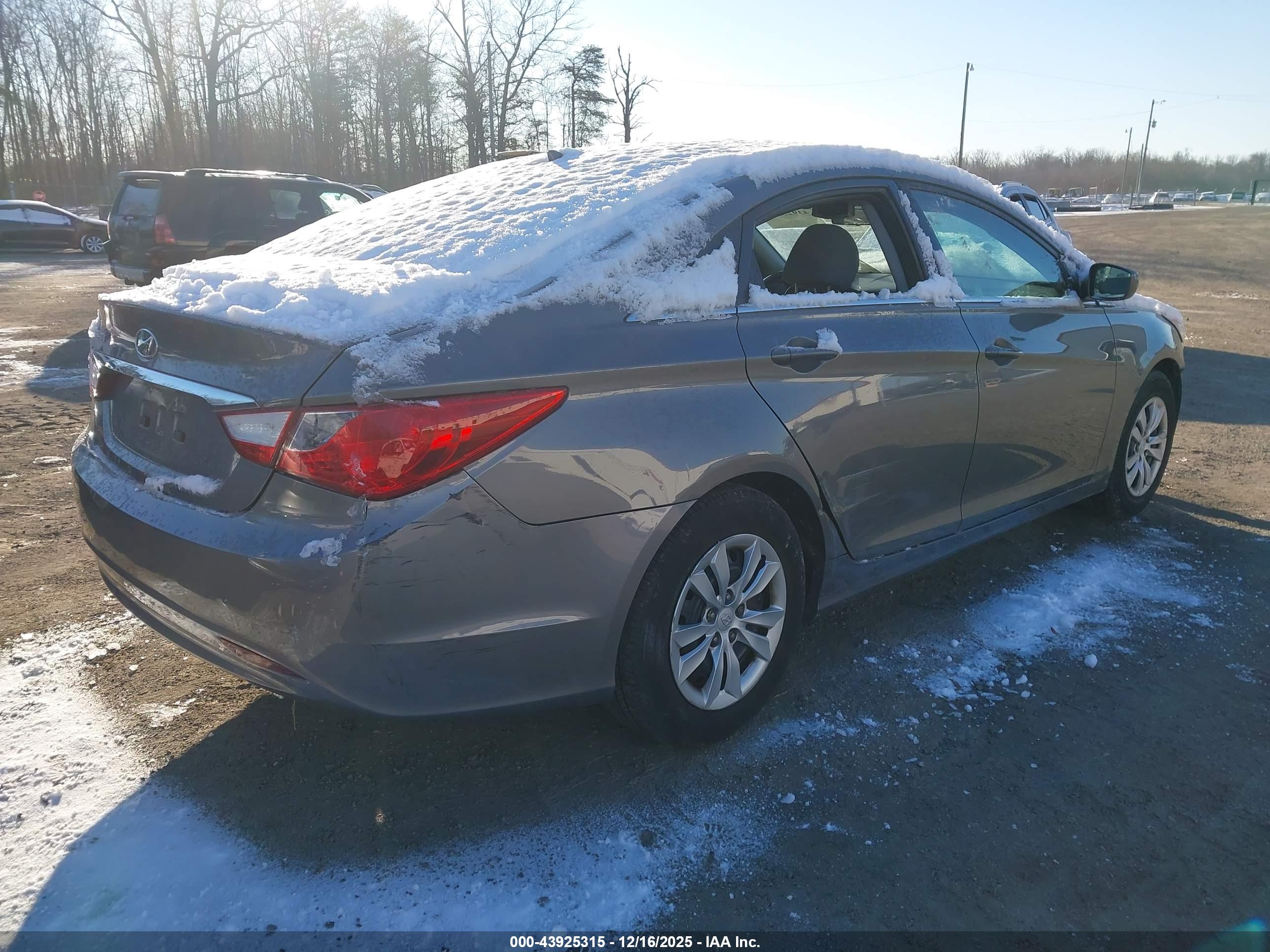 HYUNDAI SONATA image 4