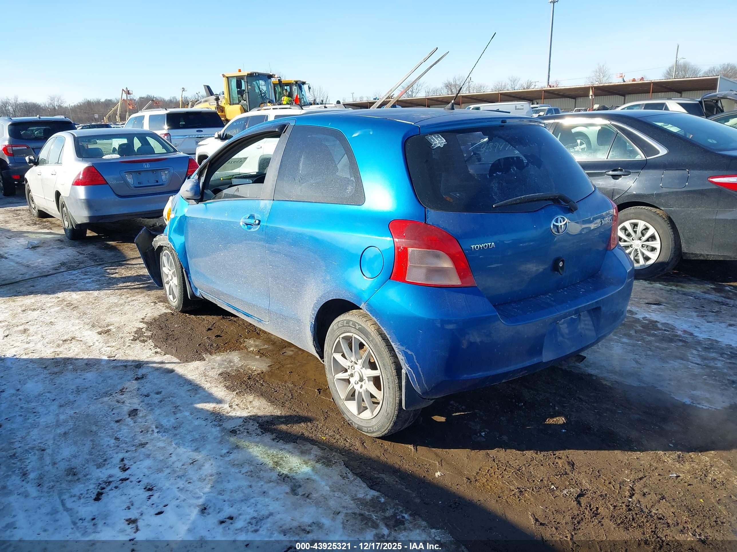 TOYOTA YARIS image 3