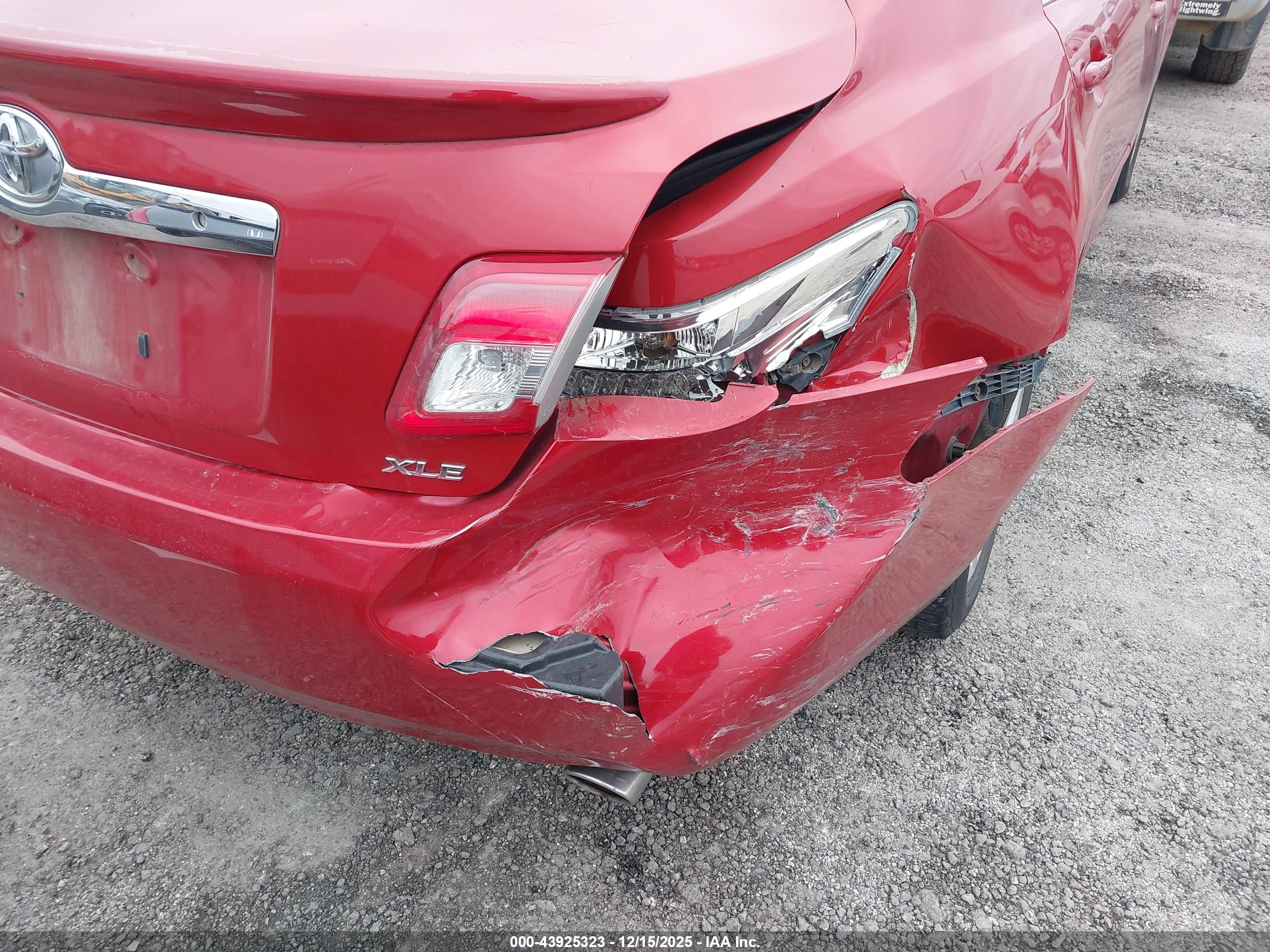 TOYOTA CAMRY image 6