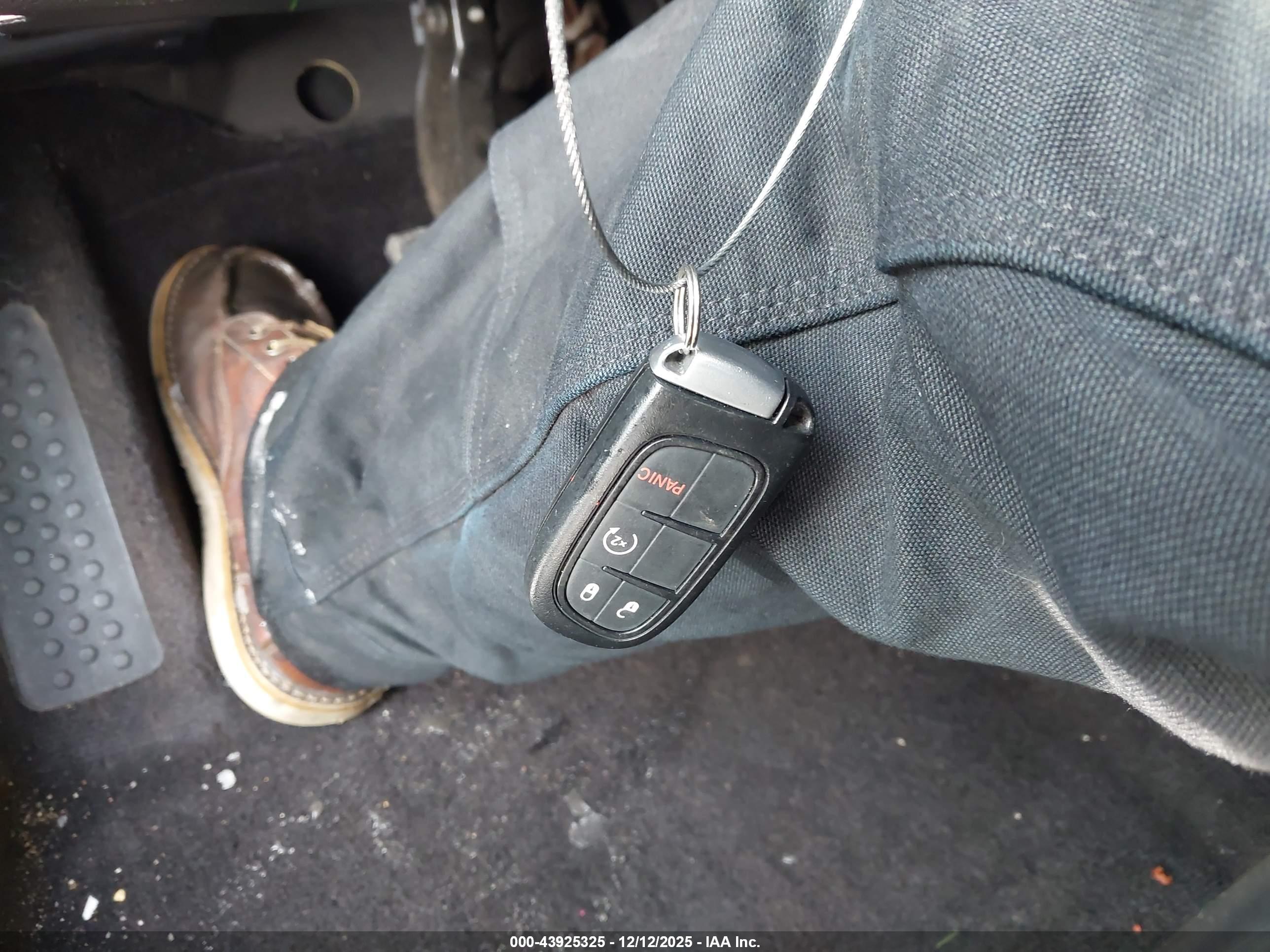 JEEP CHEROKEE image 11