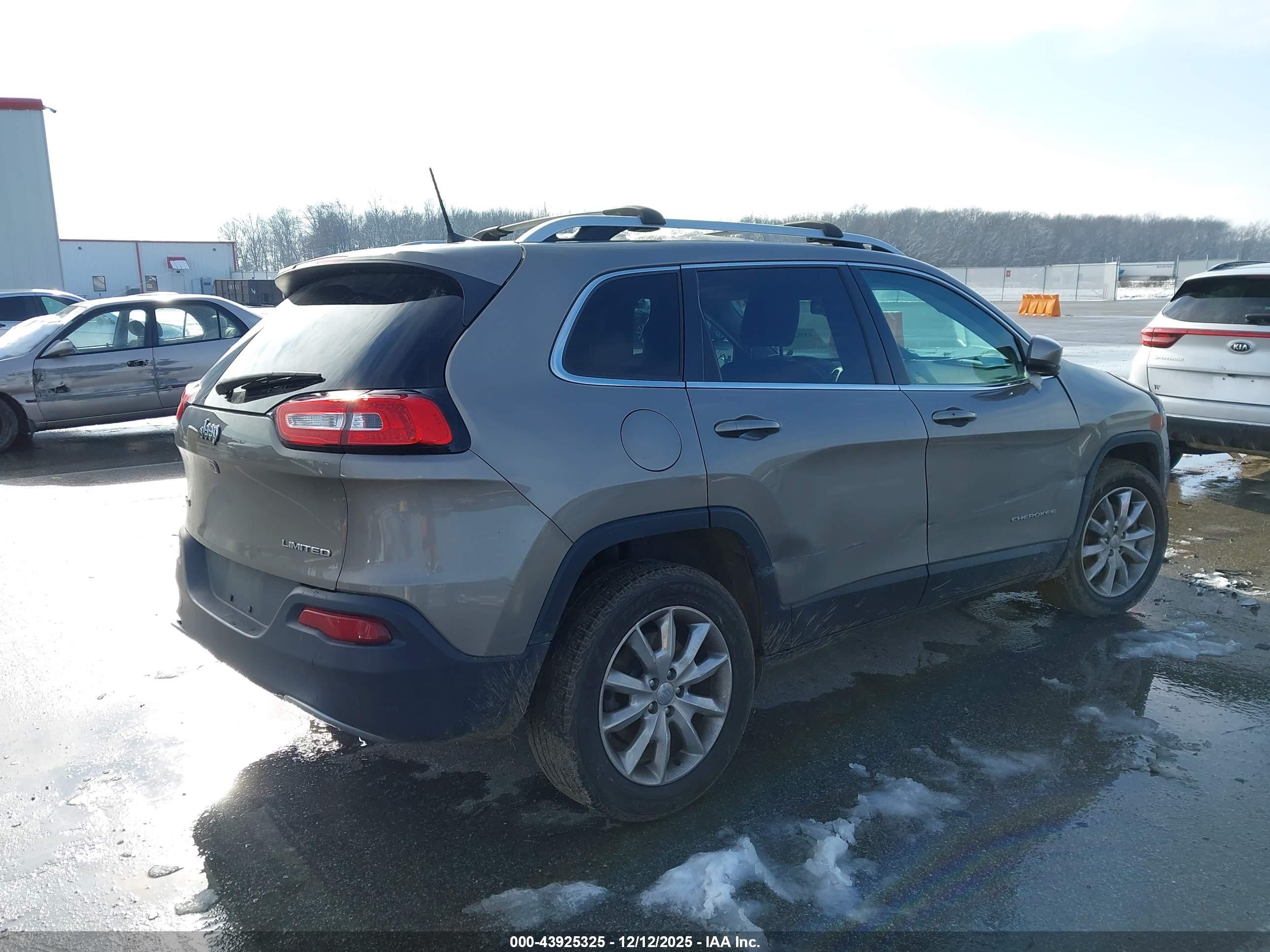 JEEP CHEROKEE image 4