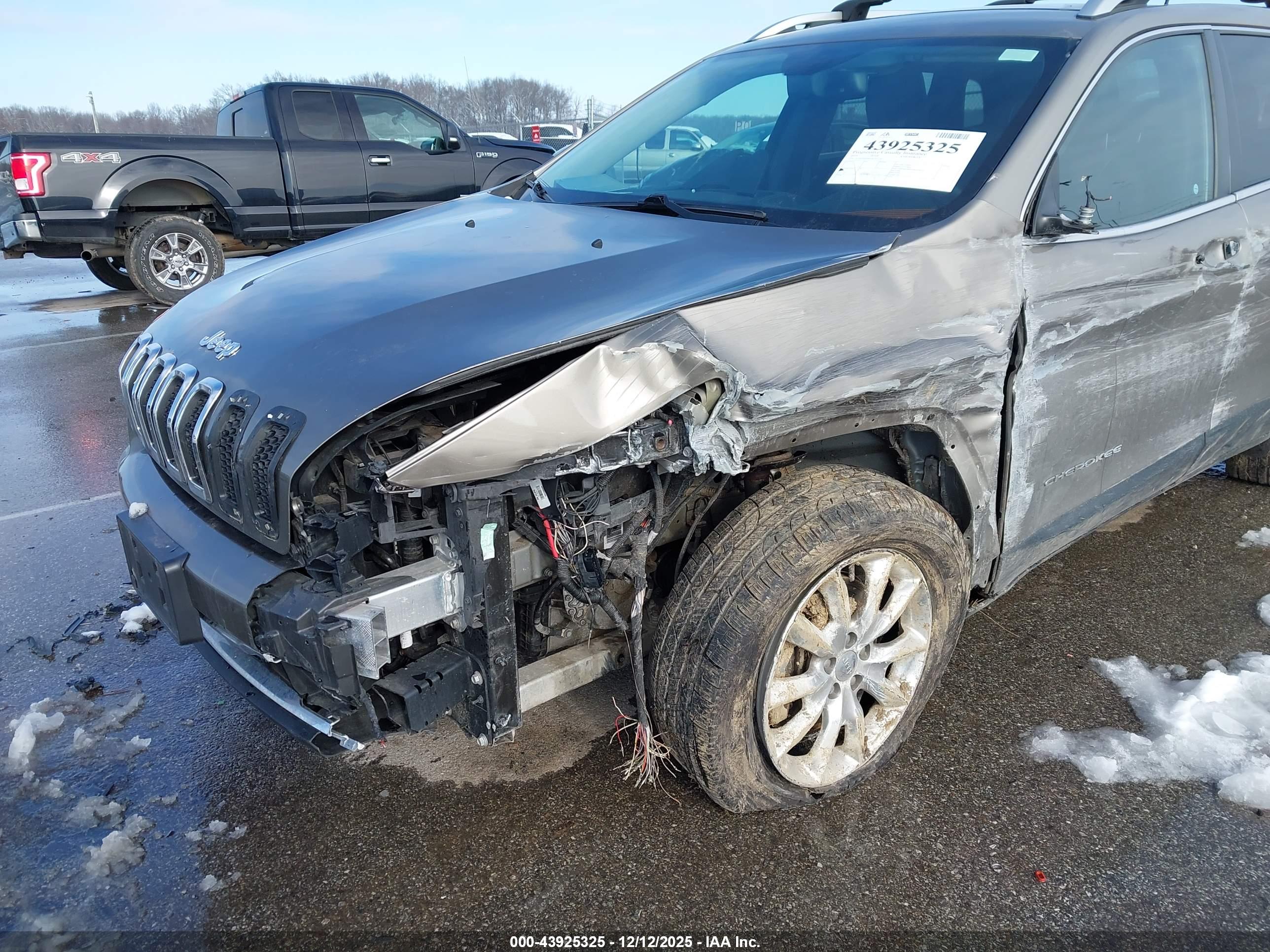 JEEP CHEROKEE image 6