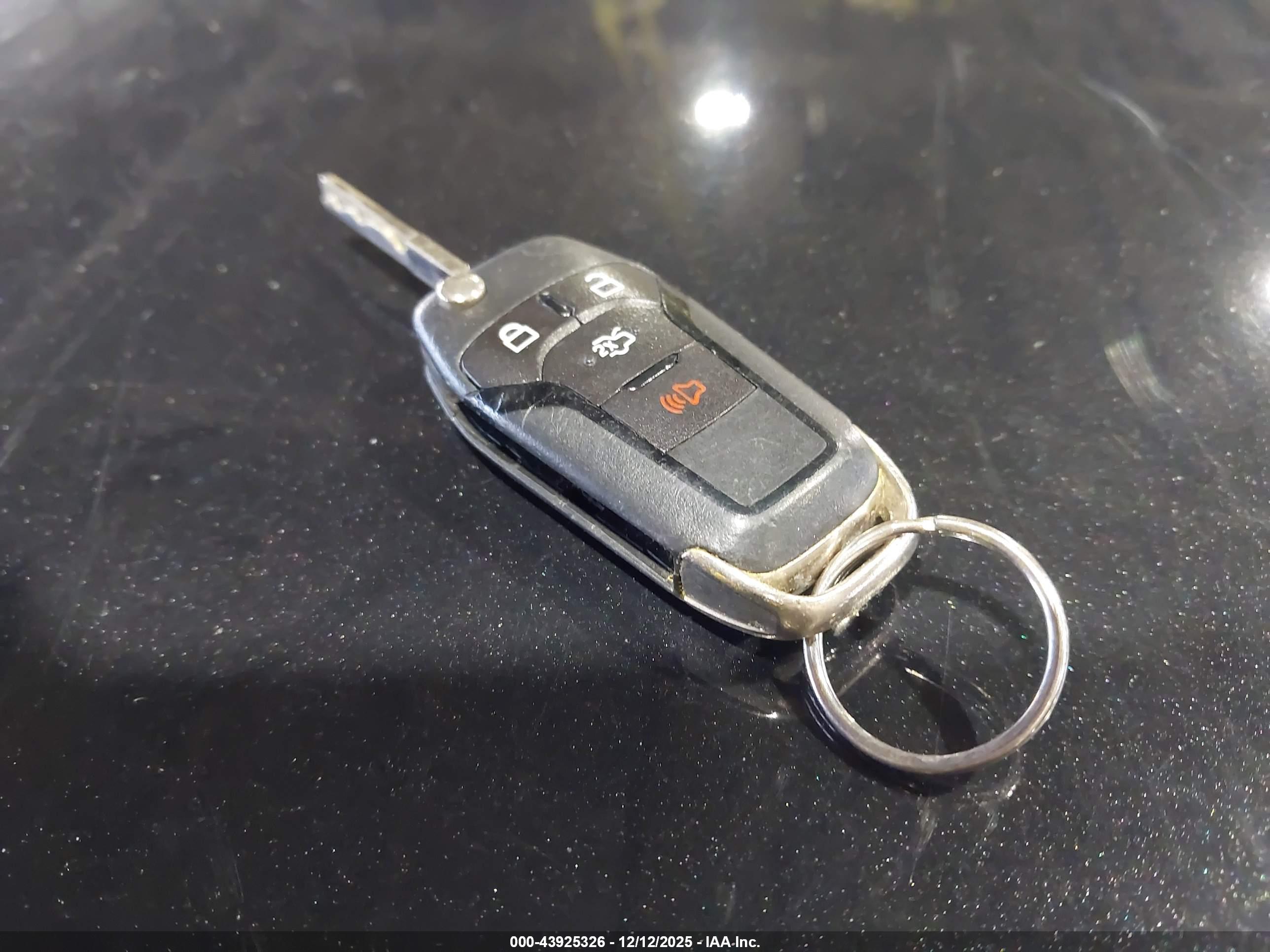 FORD FUSION image 11