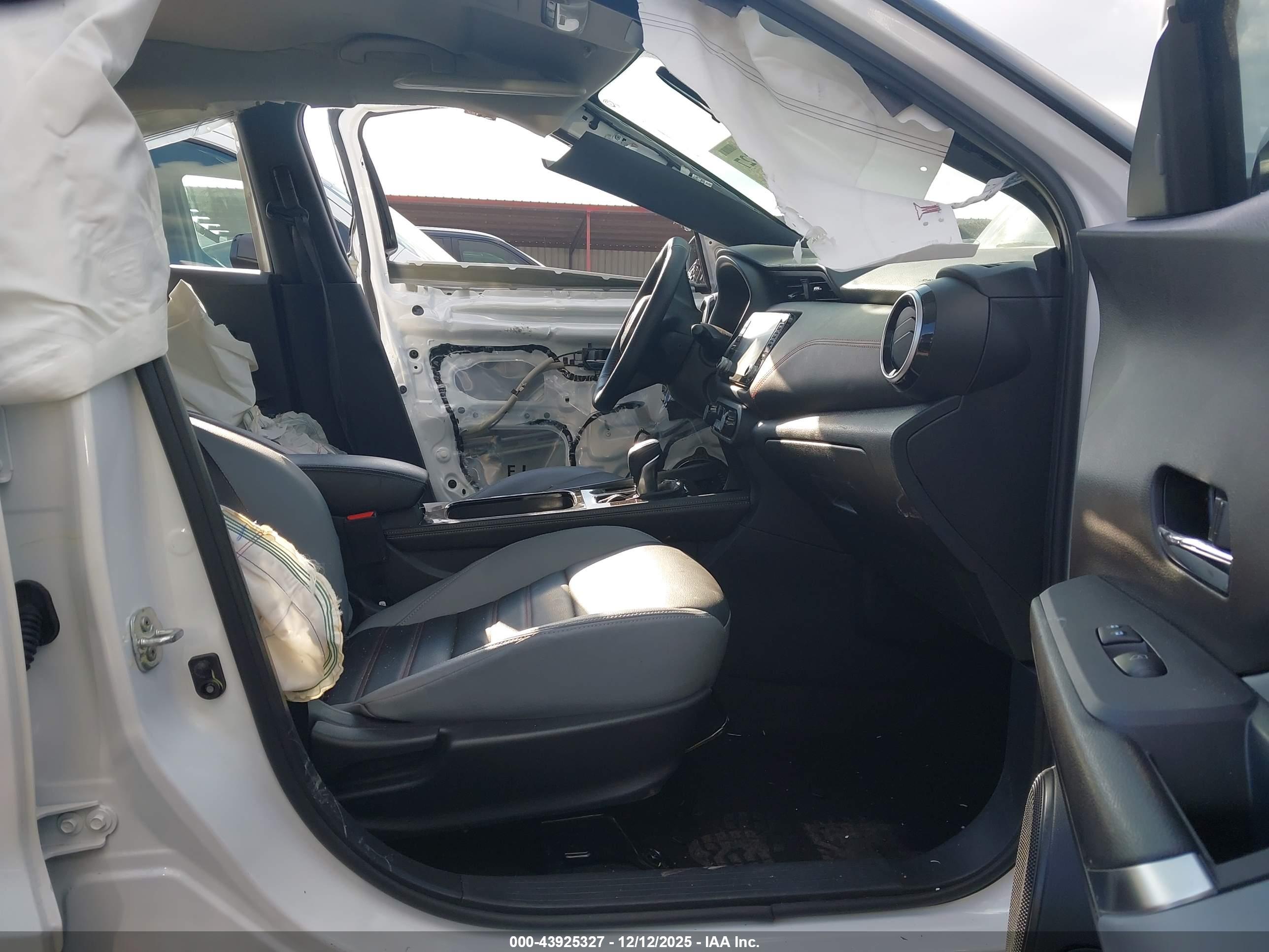 NISSAN KICKS image 5