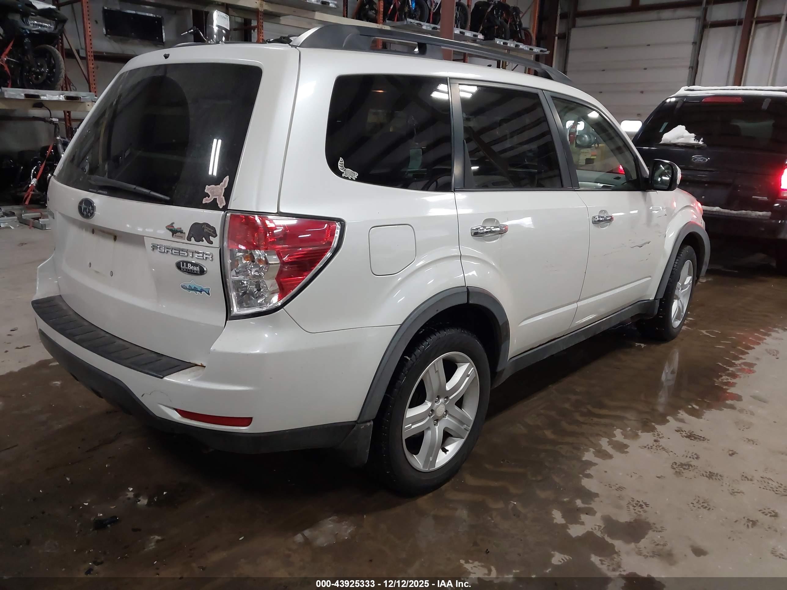 SUBARU FORESTER image 4
